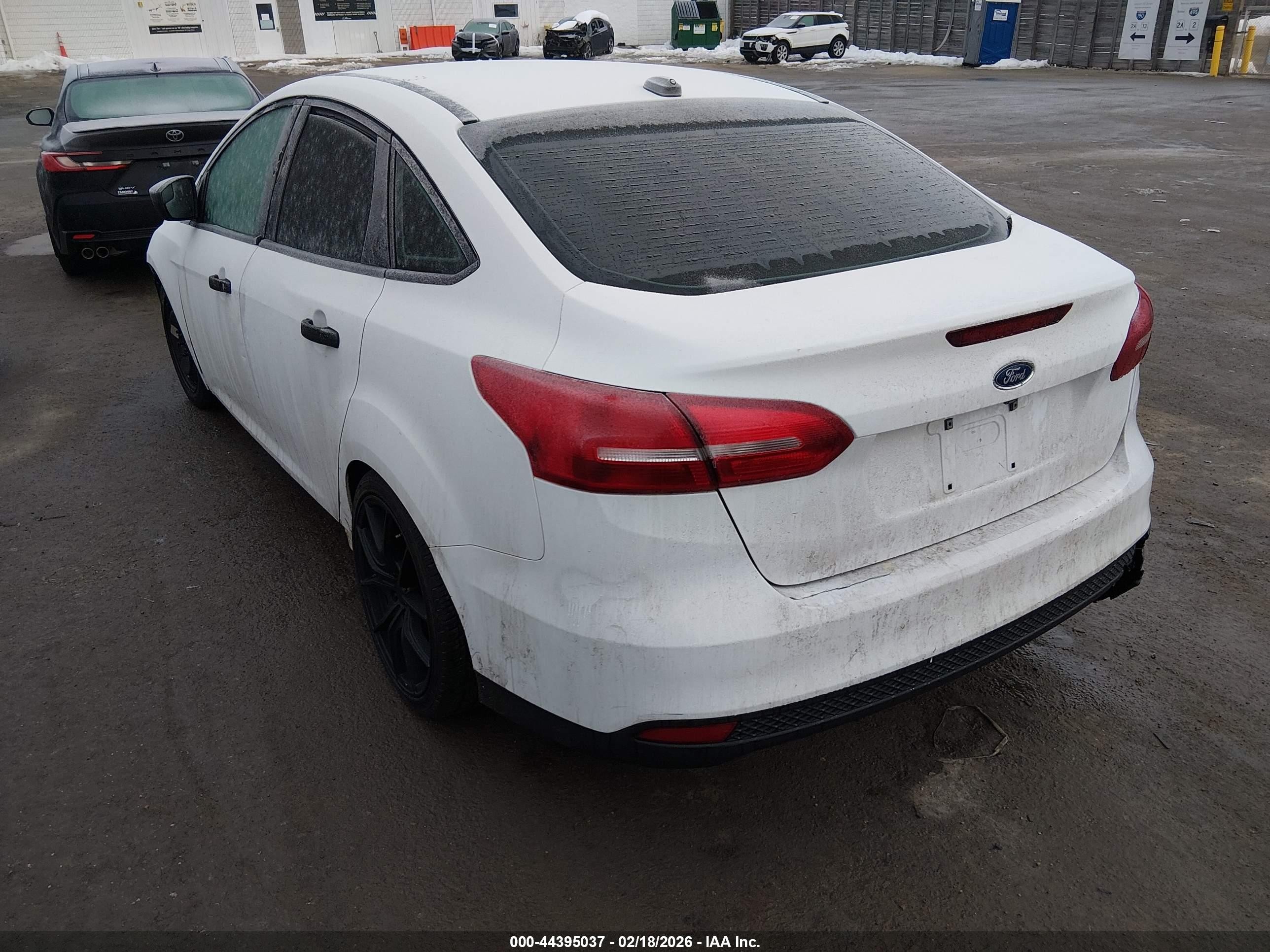 2015 Ford Focus S White vin: 1FADP3E26FL338038