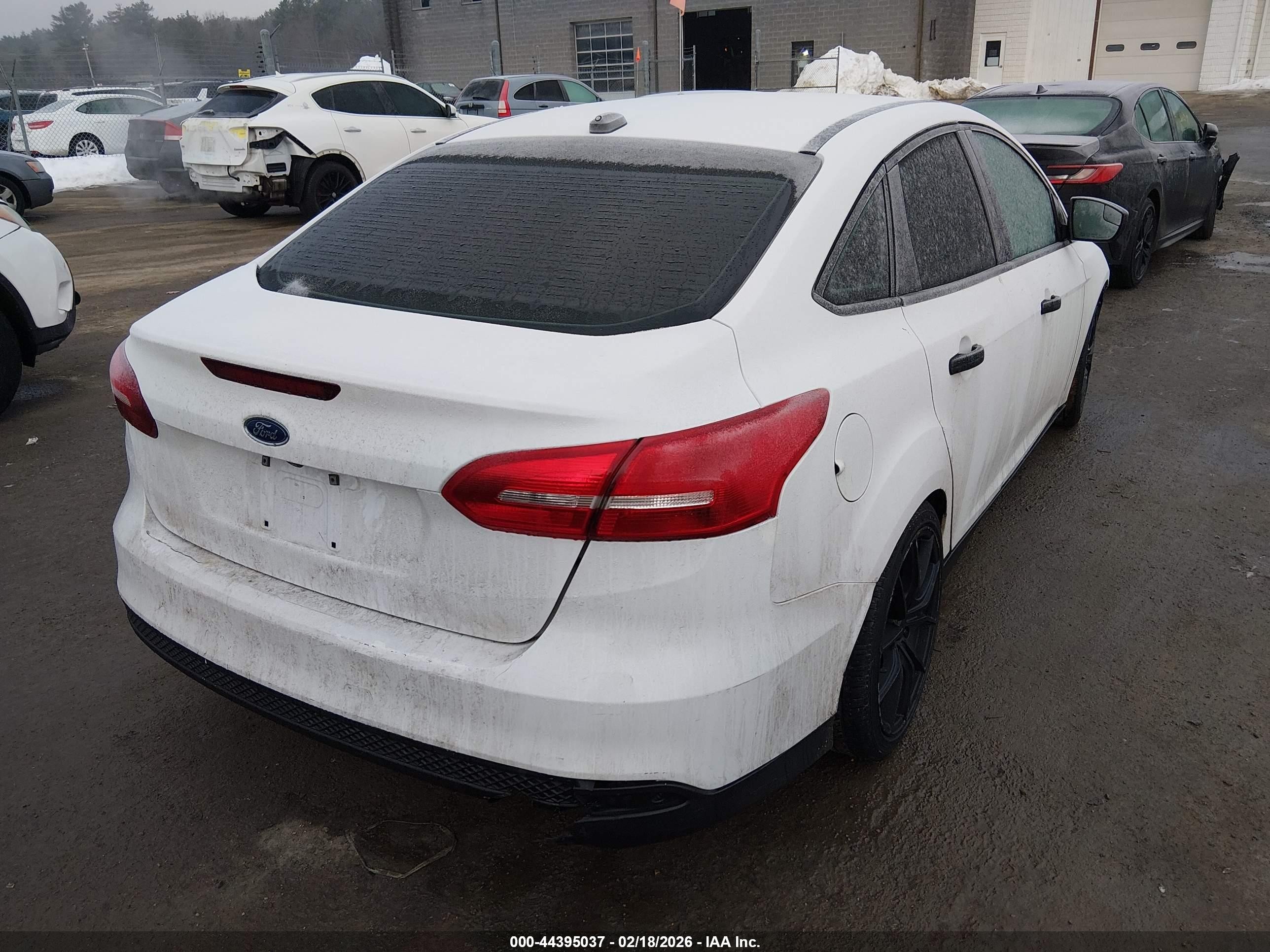 2015 Ford Focus S White vin: 1FADP3E26FL338038