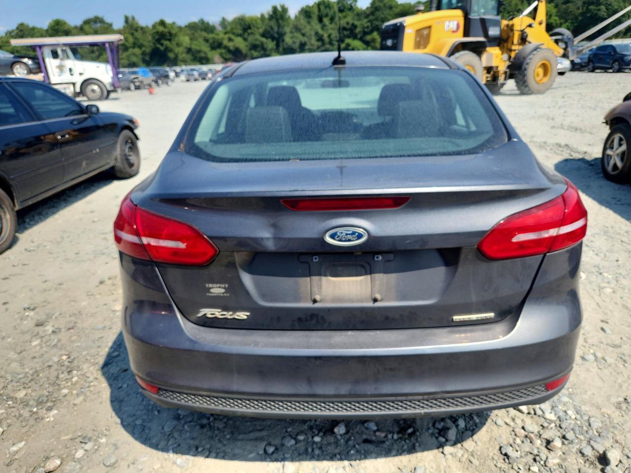 2016 Ford Focus S Gray vin: 1FADP3E26GL241407