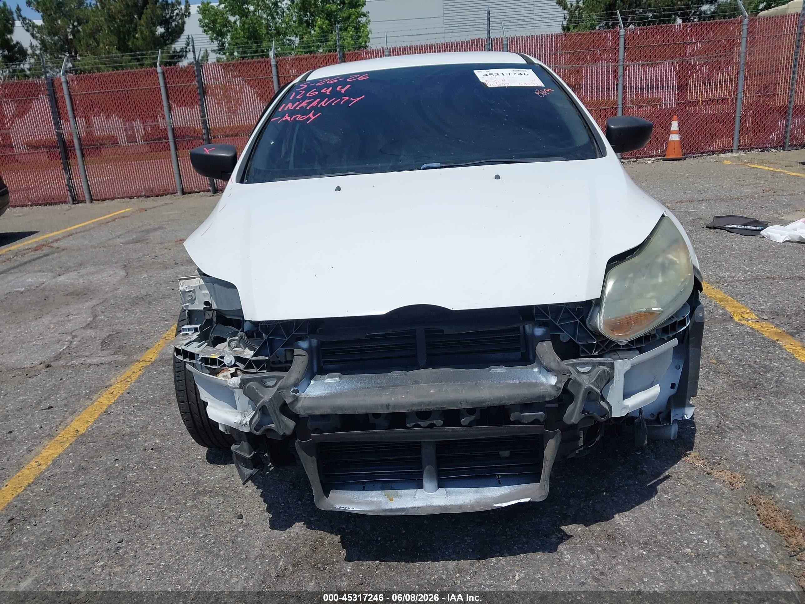 2013 Ford Focus S White vin: 1FADP3E27DL264111