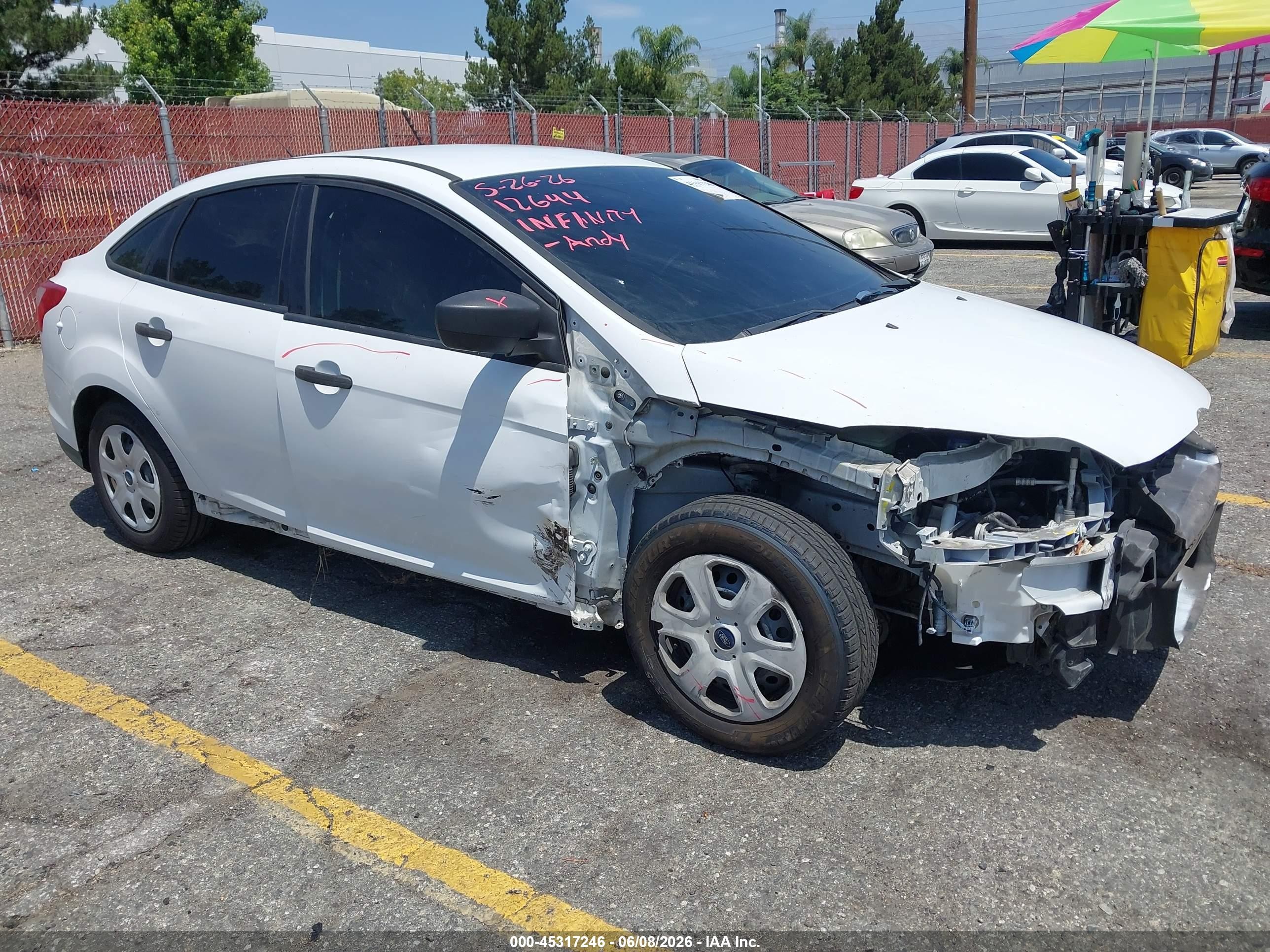 2013 Ford Focus S White vin: 1FADP3E27DL264111