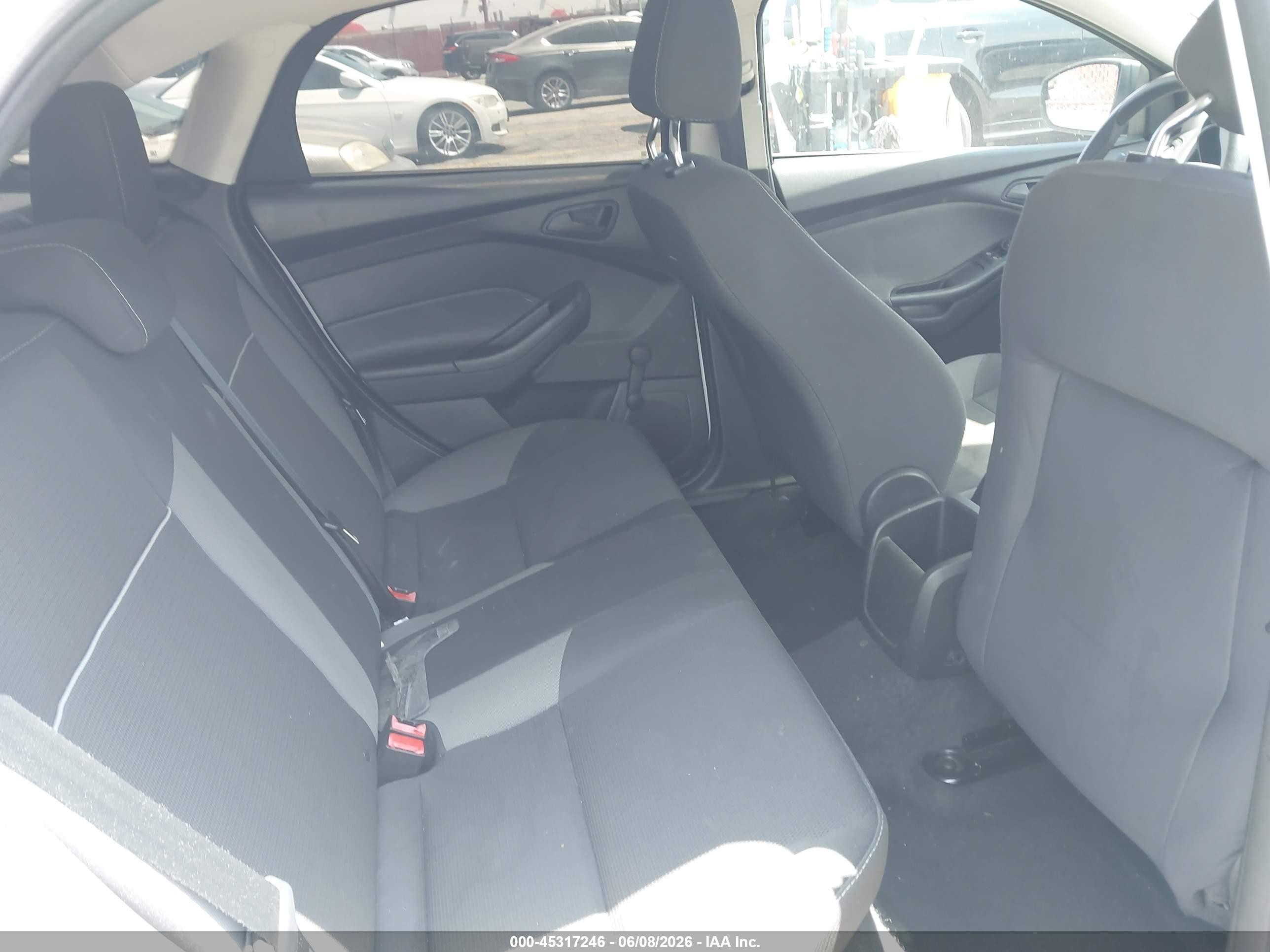 2013 Ford Focus S White vin: 1FADP3E27DL264111