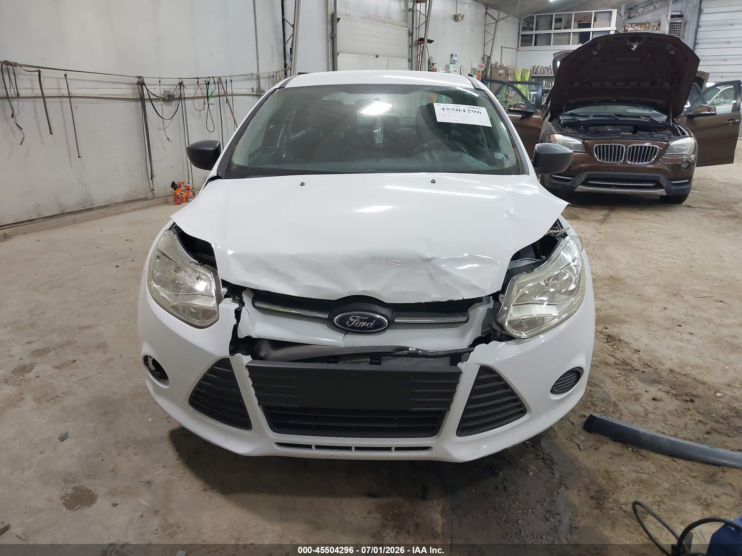 2013 Ford Focus S White vin: 1FADP3E27DL275819