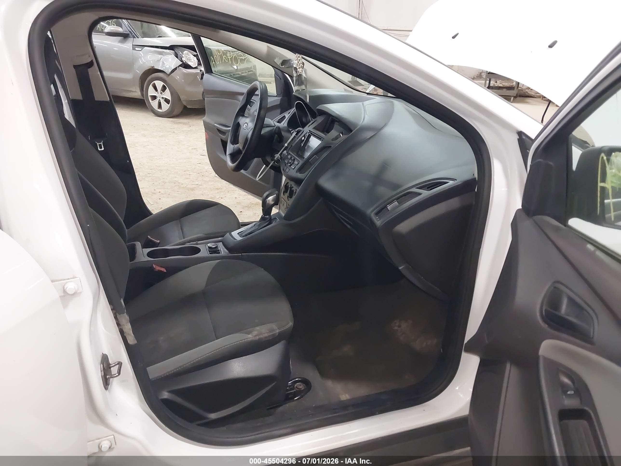 2013 Ford Focus S White vin: 1FADP3E27DL275819