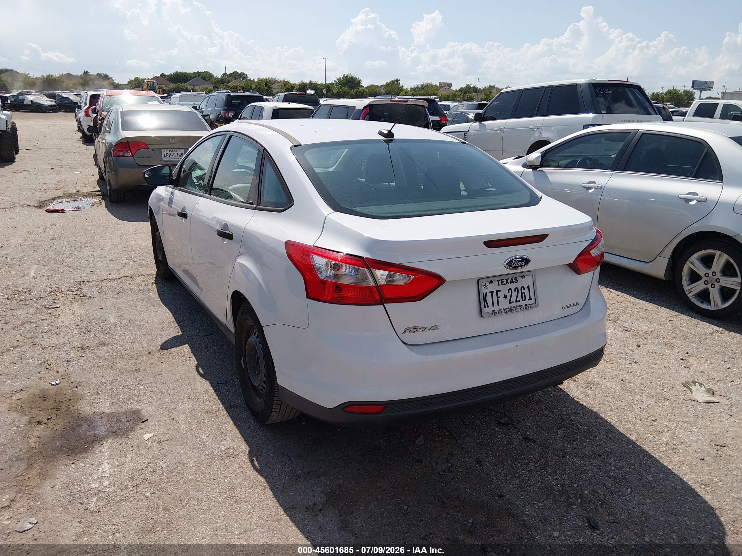 2013 Ford Focus S White vin: 1FADP3E27DL297495