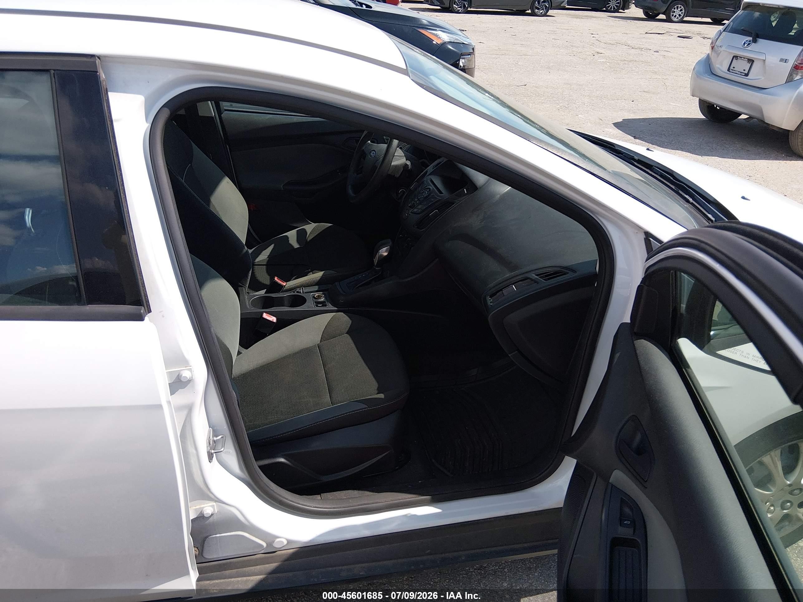 2013 Ford Focus S White vin: 1FADP3E27DL297495