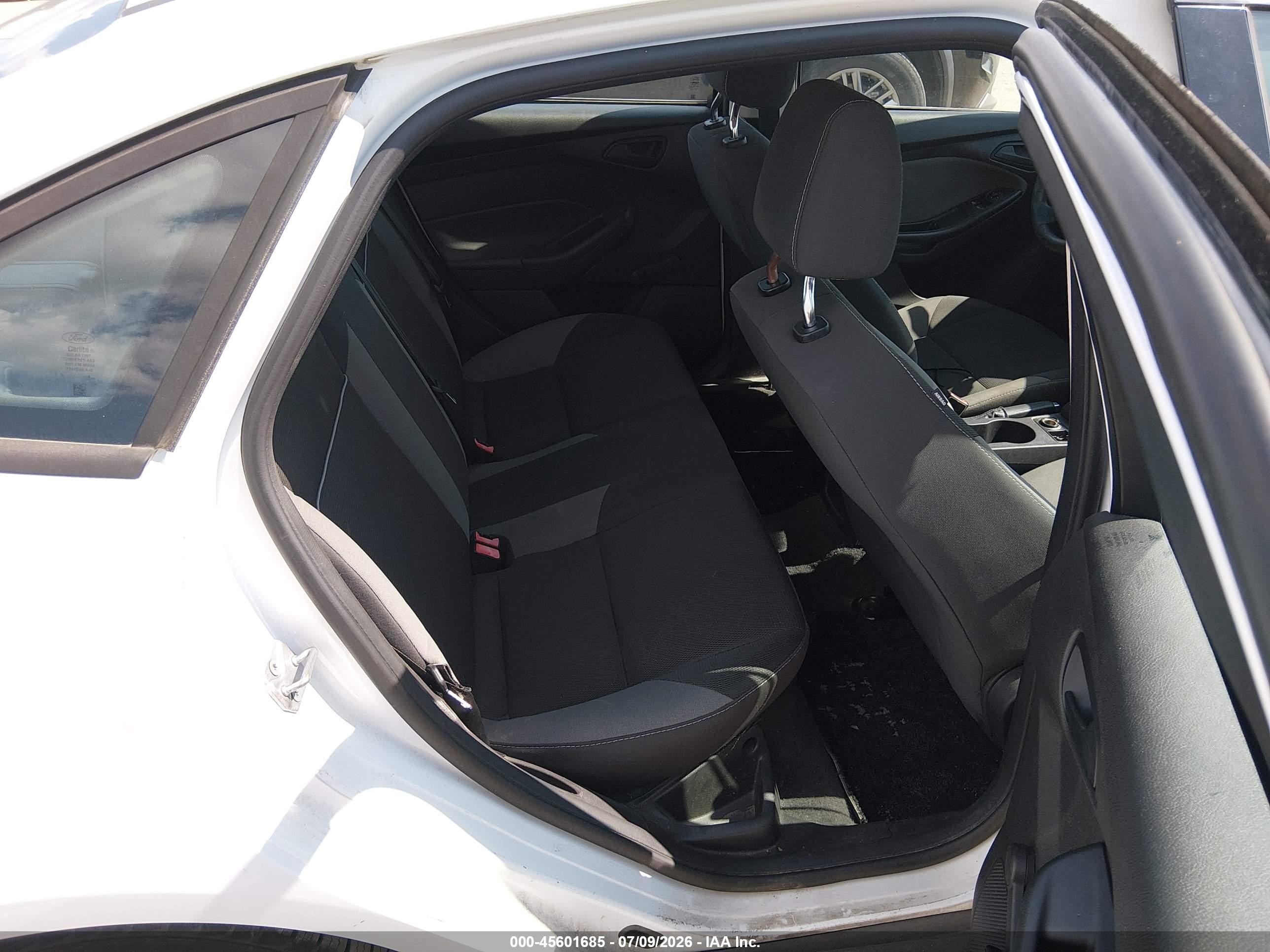 2013 Ford Focus S White vin: 1FADP3E27DL297495