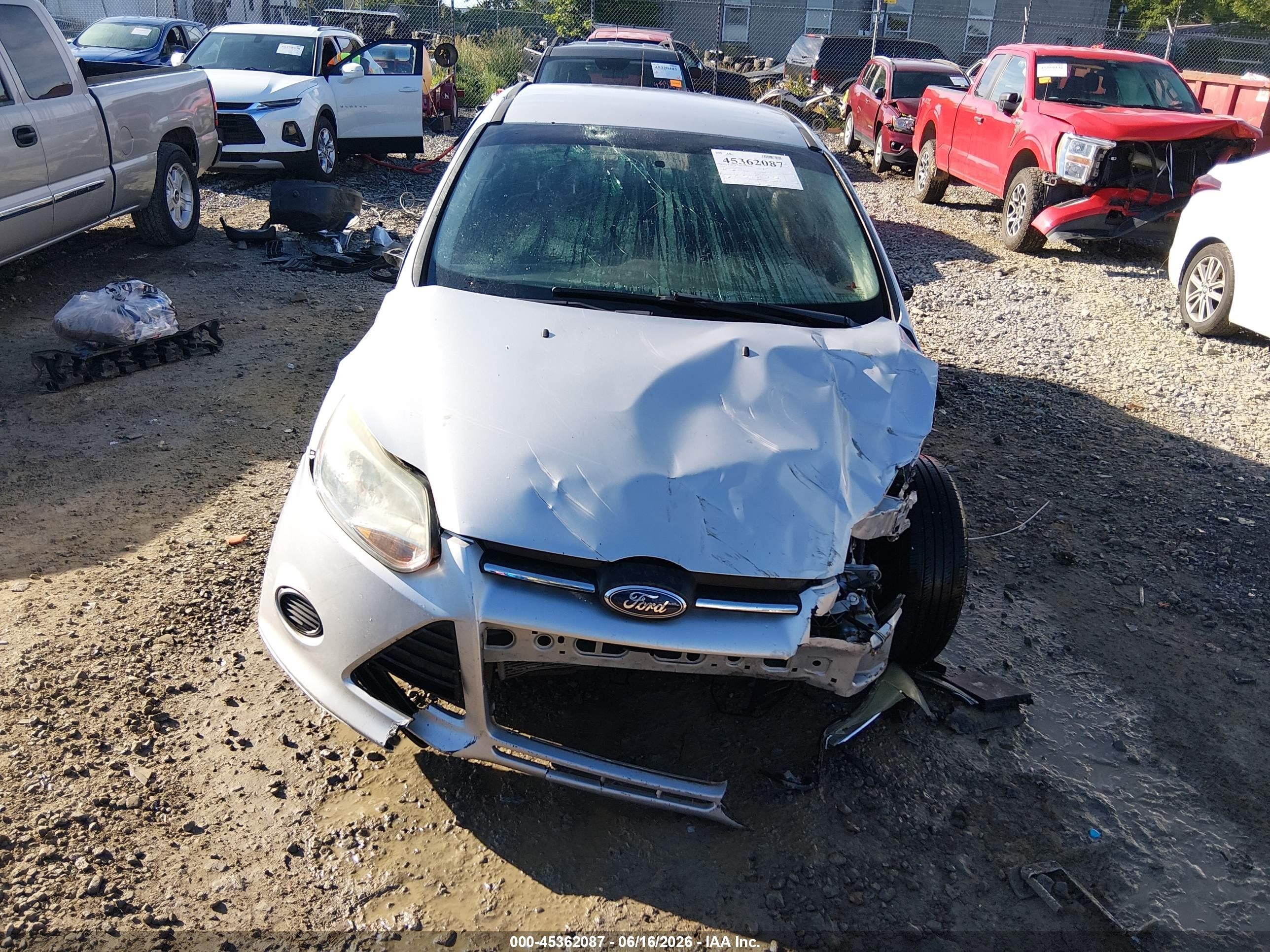 2014 Ford Focus S Silver vin: 1FADP3E27EL329900