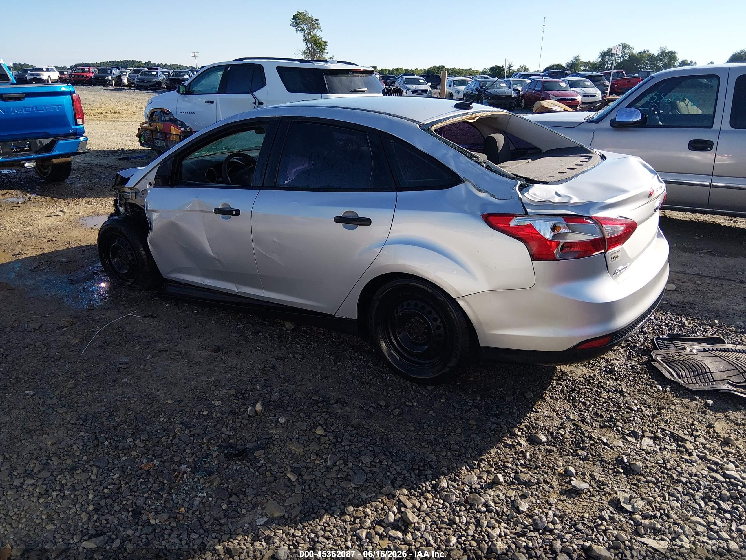 2014 Ford Focus S Silver vin: 1FADP3E27EL329900