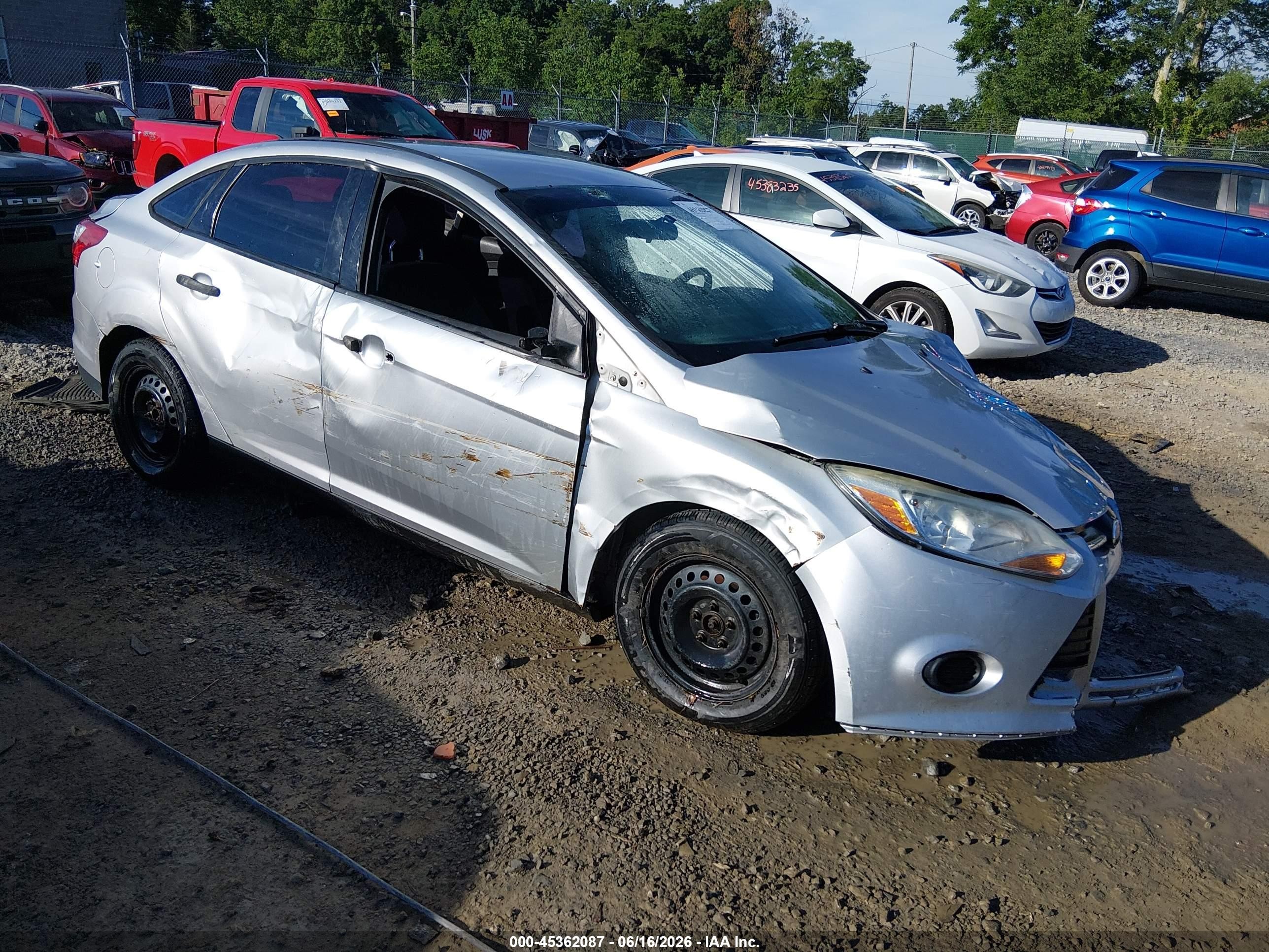 2014 Ford Focus S Silver vin: 1FADP3E27EL329900