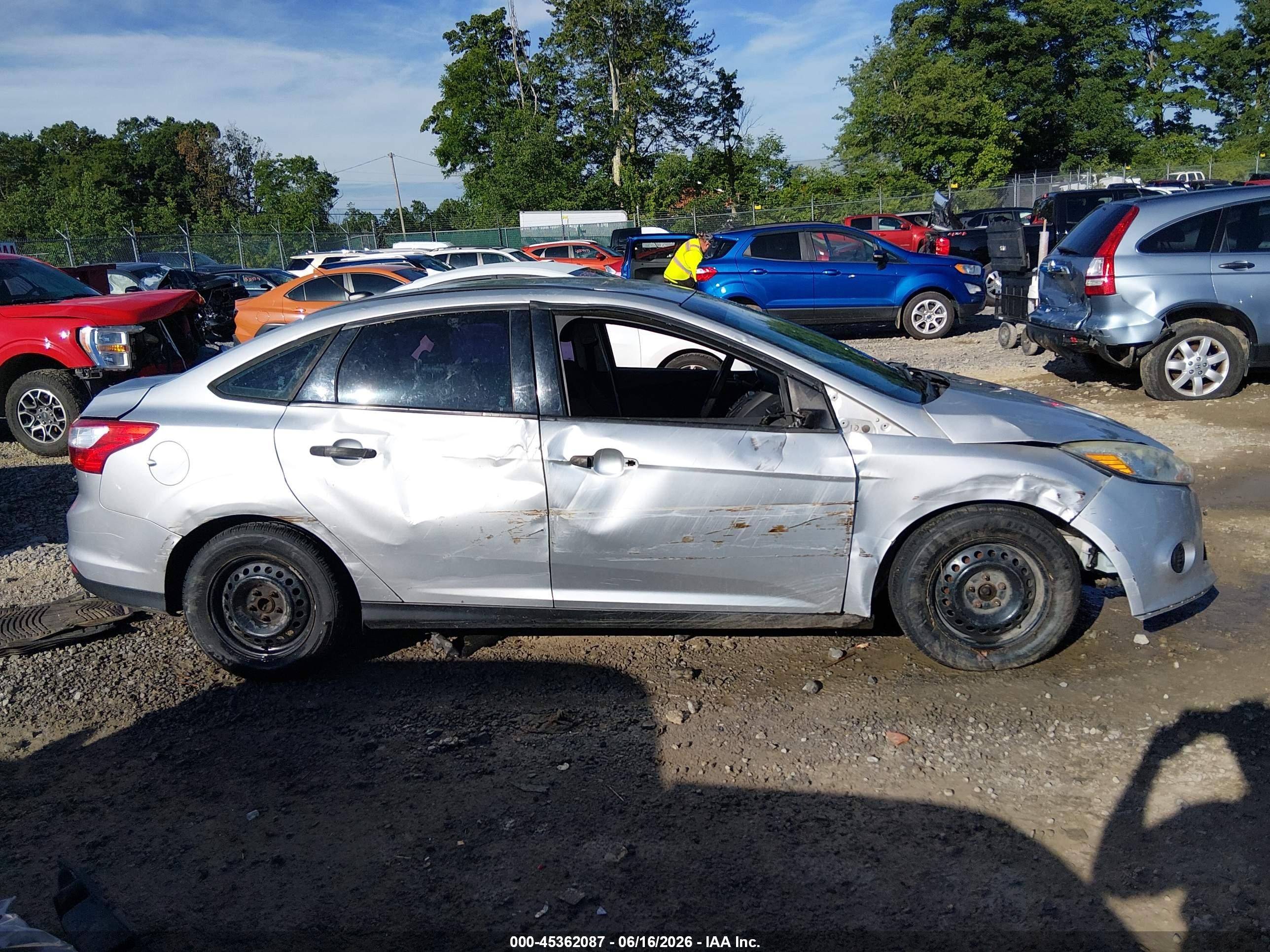 2014 Ford Focus S Silver vin: 1FADP3E27EL329900