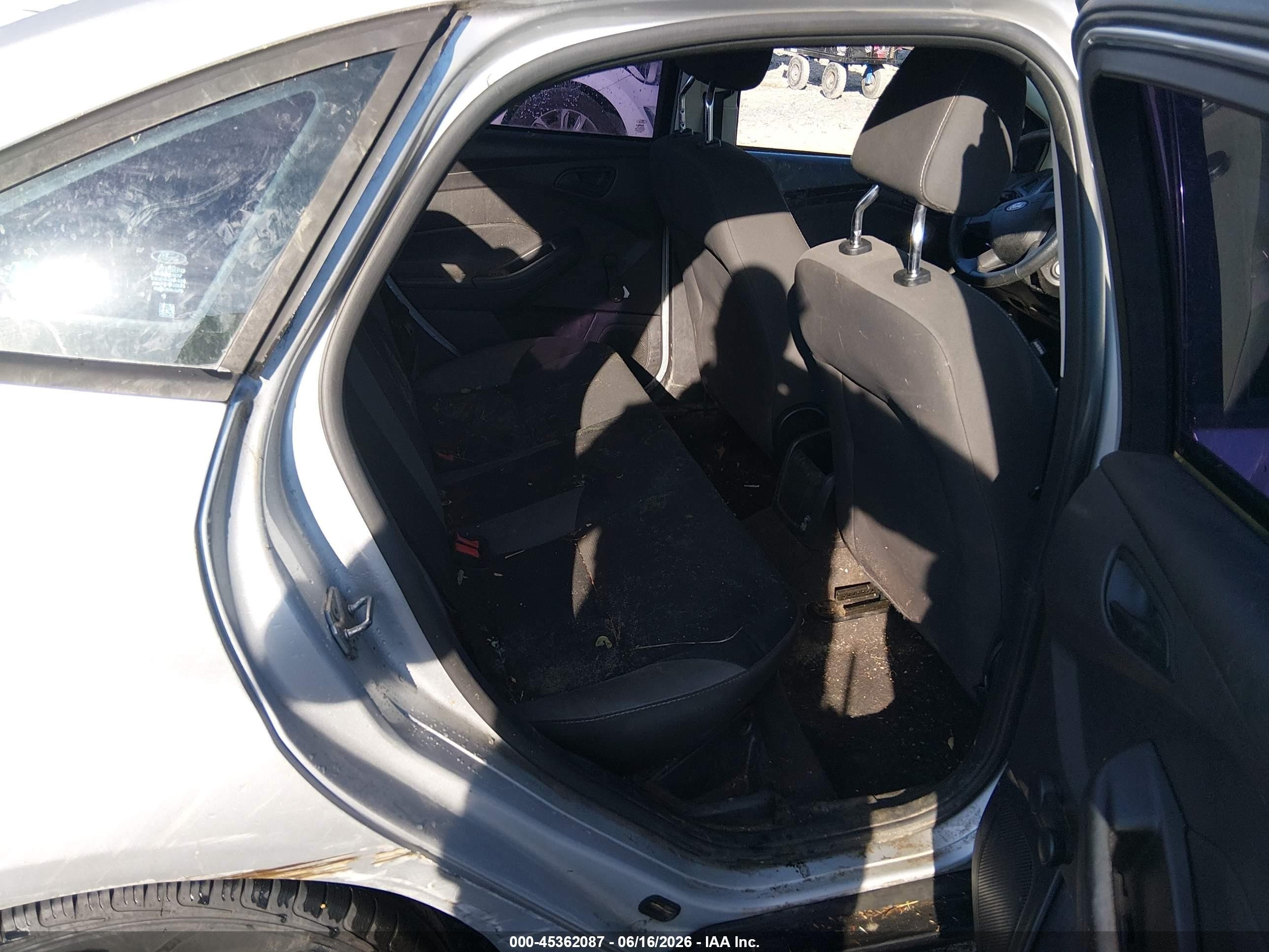 2014 Ford Focus S Silver vin: 1FADP3E27EL329900