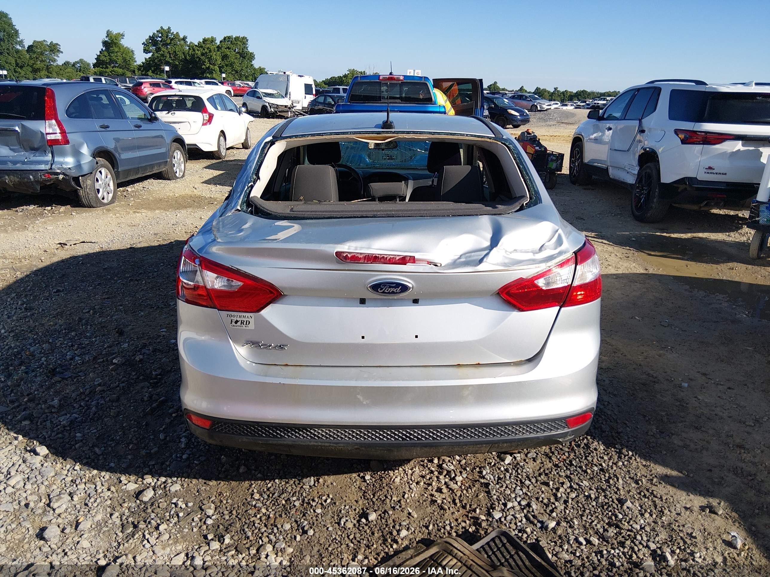 2014 Ford Focus S Silver vin: 1FADP3E27EL329900
