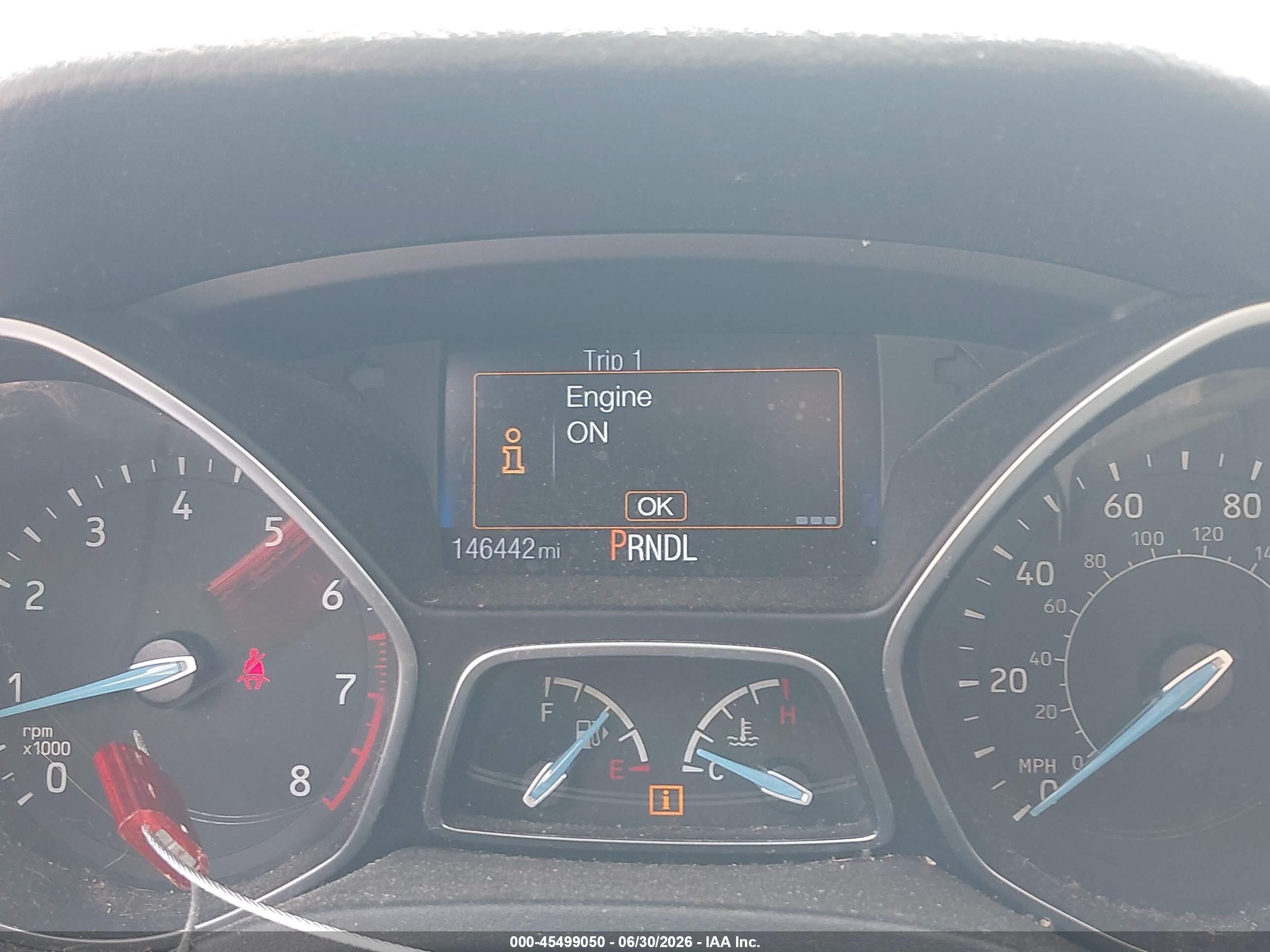 2015 Ford Focus S Серебряный vin: 1FADP3E27FL264256