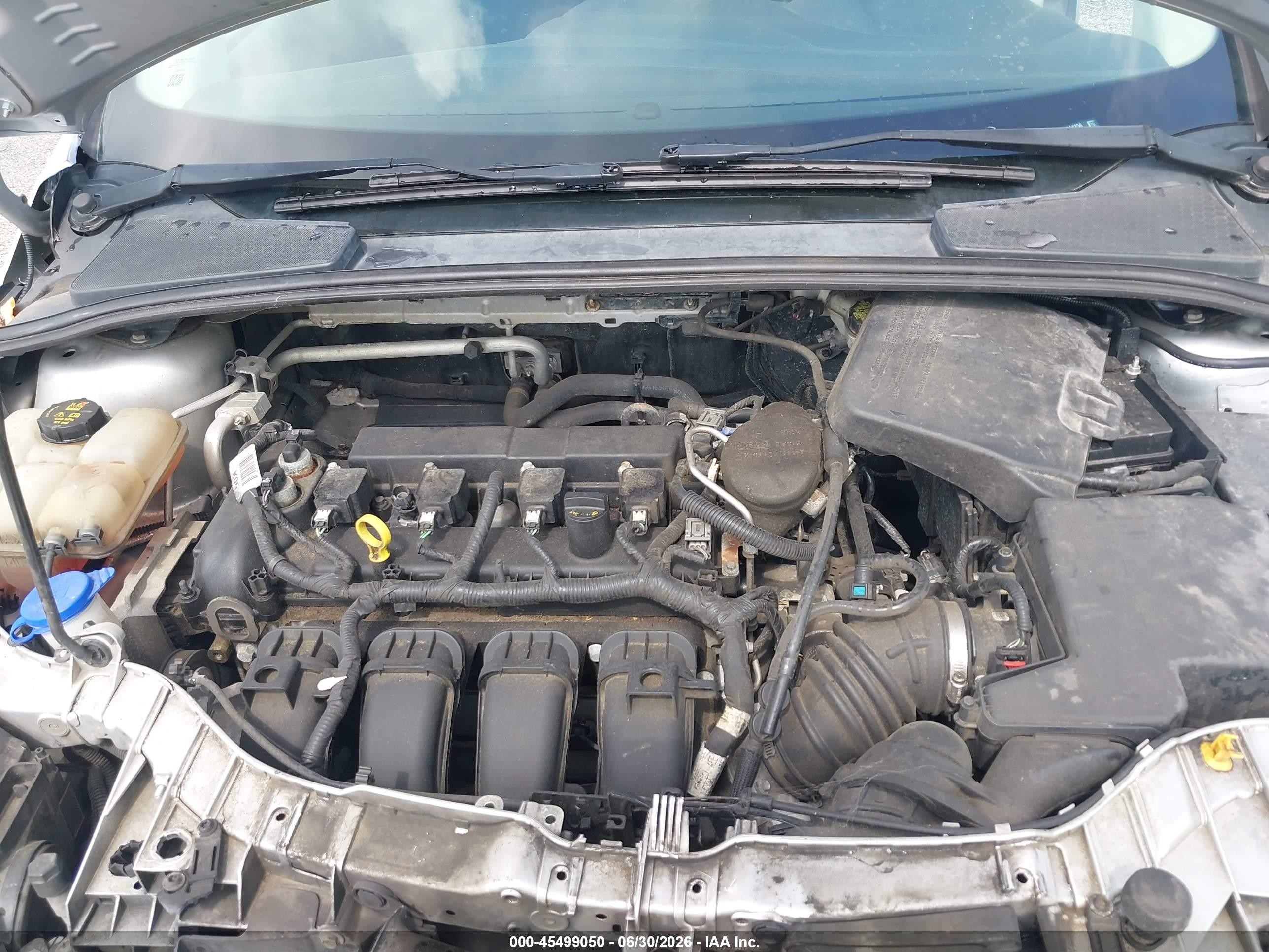 2015 Ford Focus S Серебряный vin: 1FADP3E27FL264256