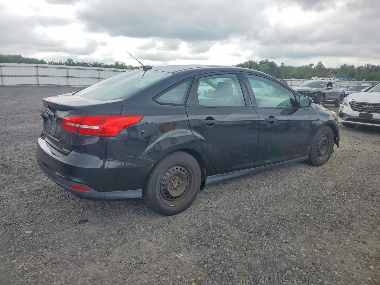 2015 Ford Focus S Black vin: 1FADP3E27FL270395