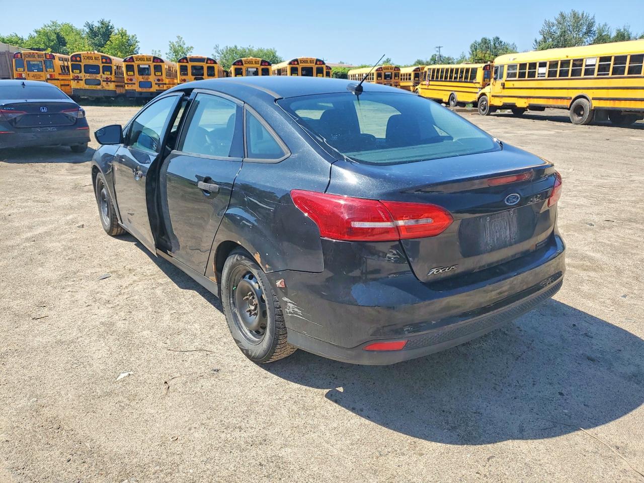 2015 Ford Focus S Черный vin: 1FADP3E27FL290520