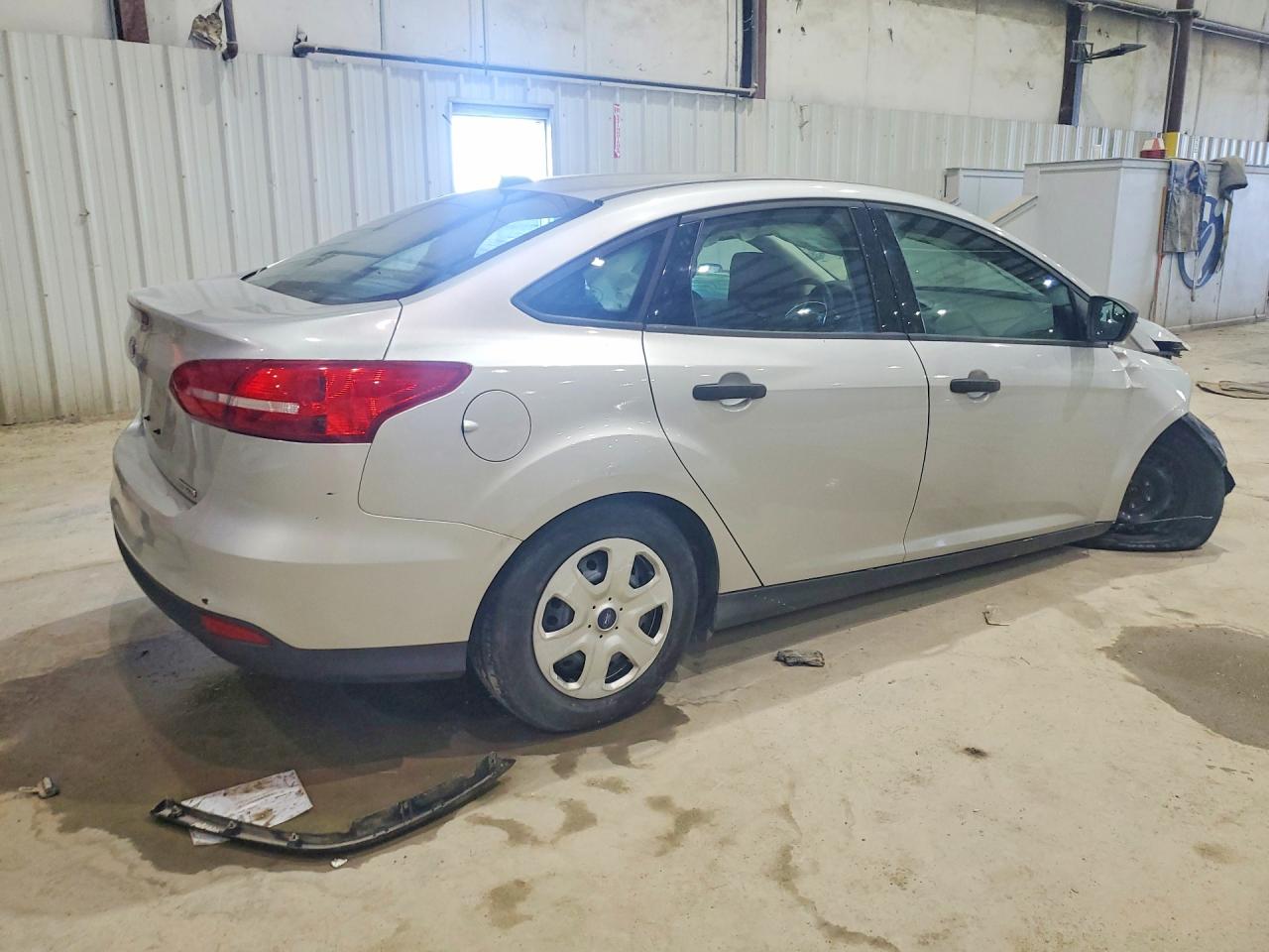 2015 Ford Focus S Gray vin: 1FADP3E27FL323161
