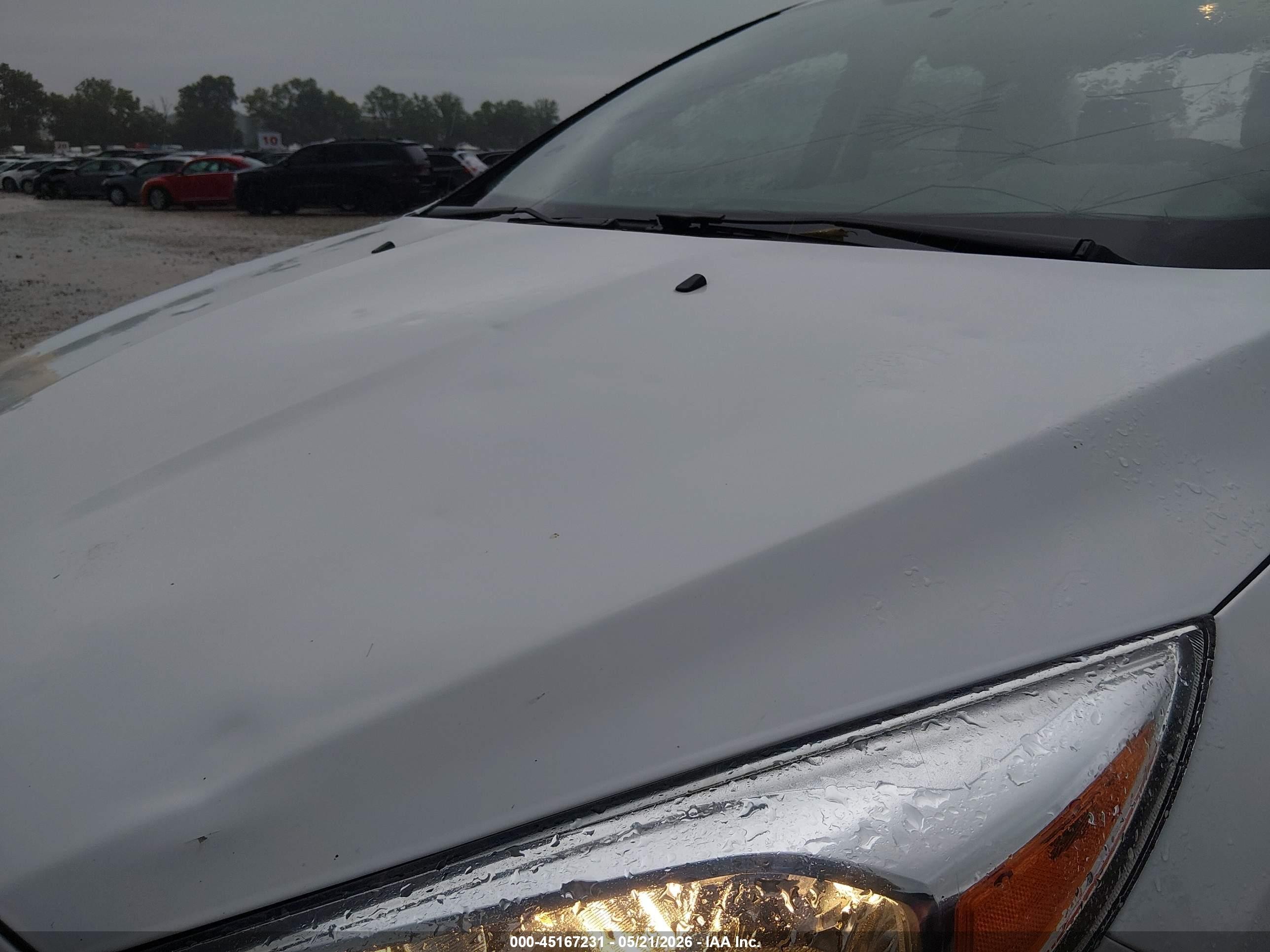 2018 Ford Focus S White vin: 1FADP3E27JL230083