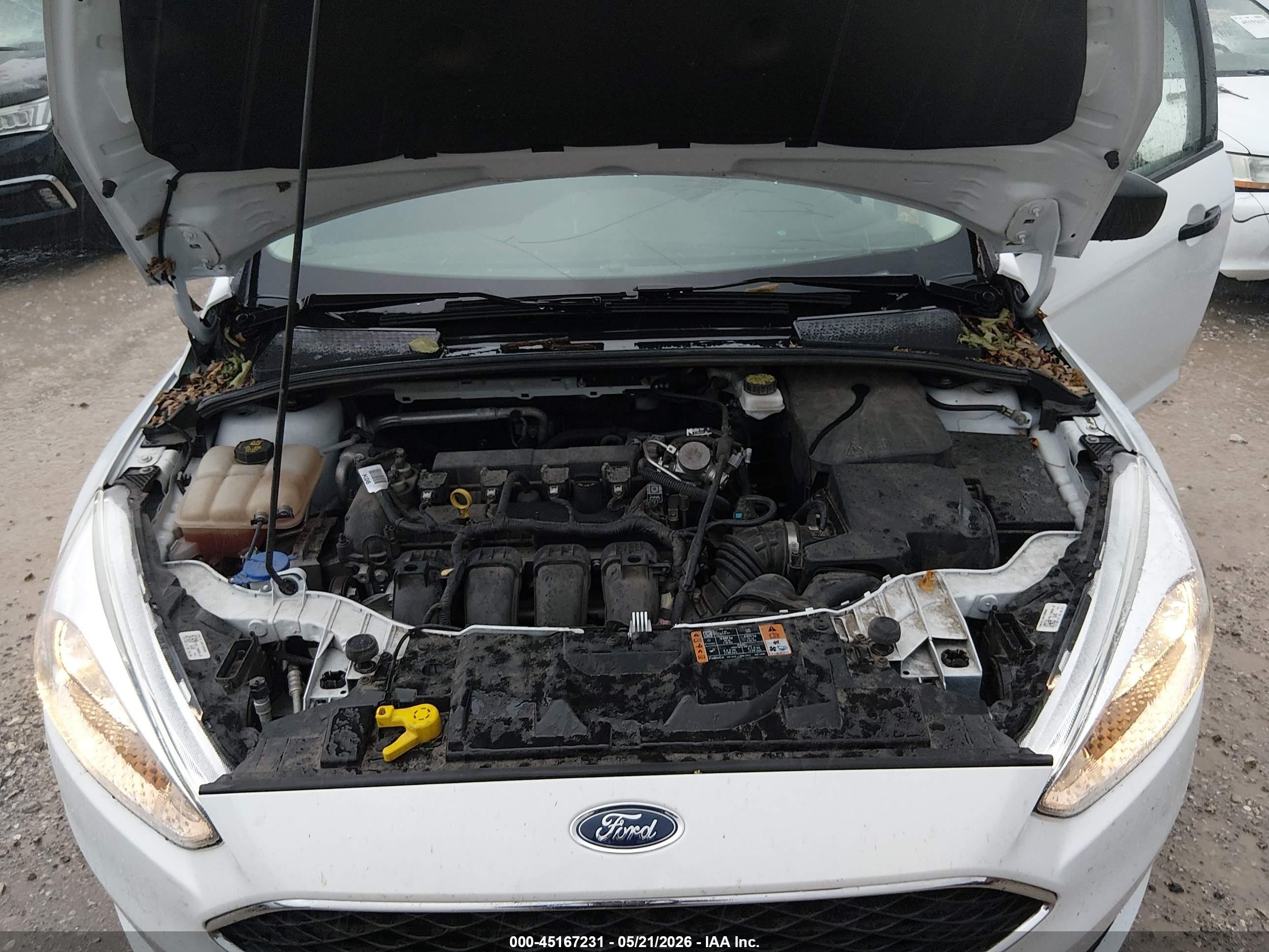 2018 Ford Focus S White vin: 1FADP3E27JL230083