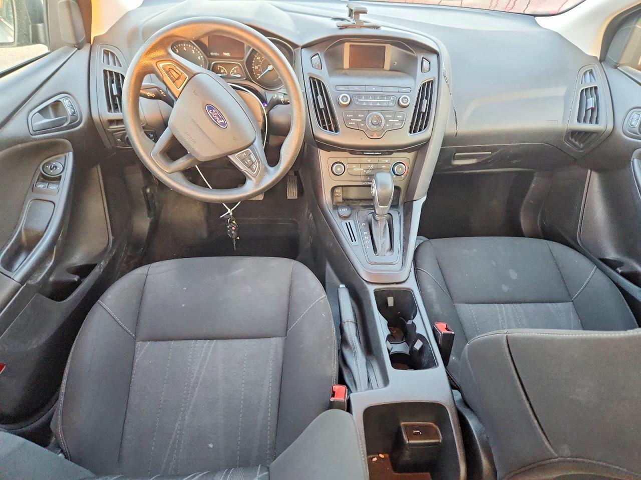 2018 Ford Focus S Silver vin: 1FADP3E27JL249068