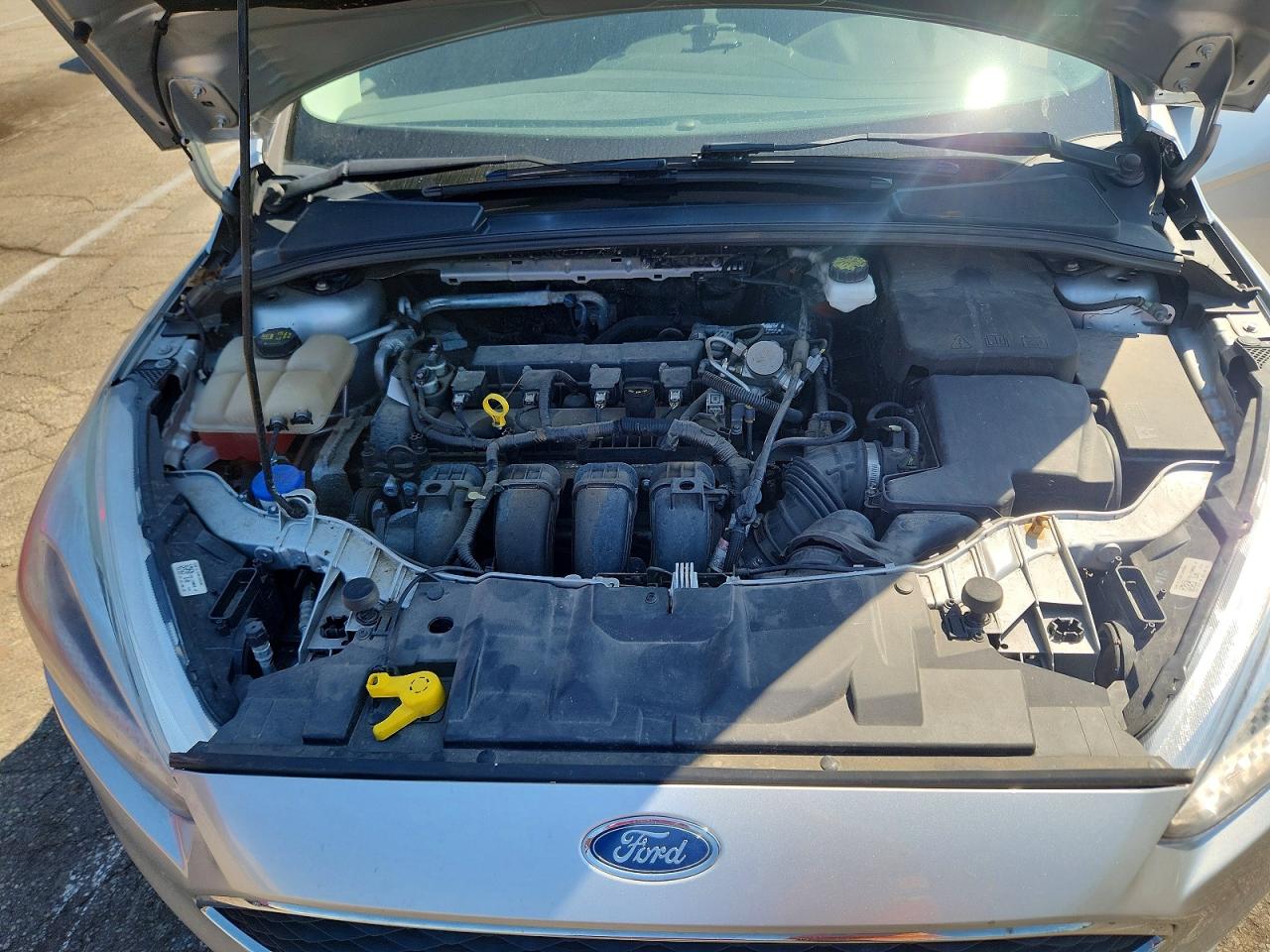 2018 Ford Focus S Silver vin: 1FADP3E27JL249068