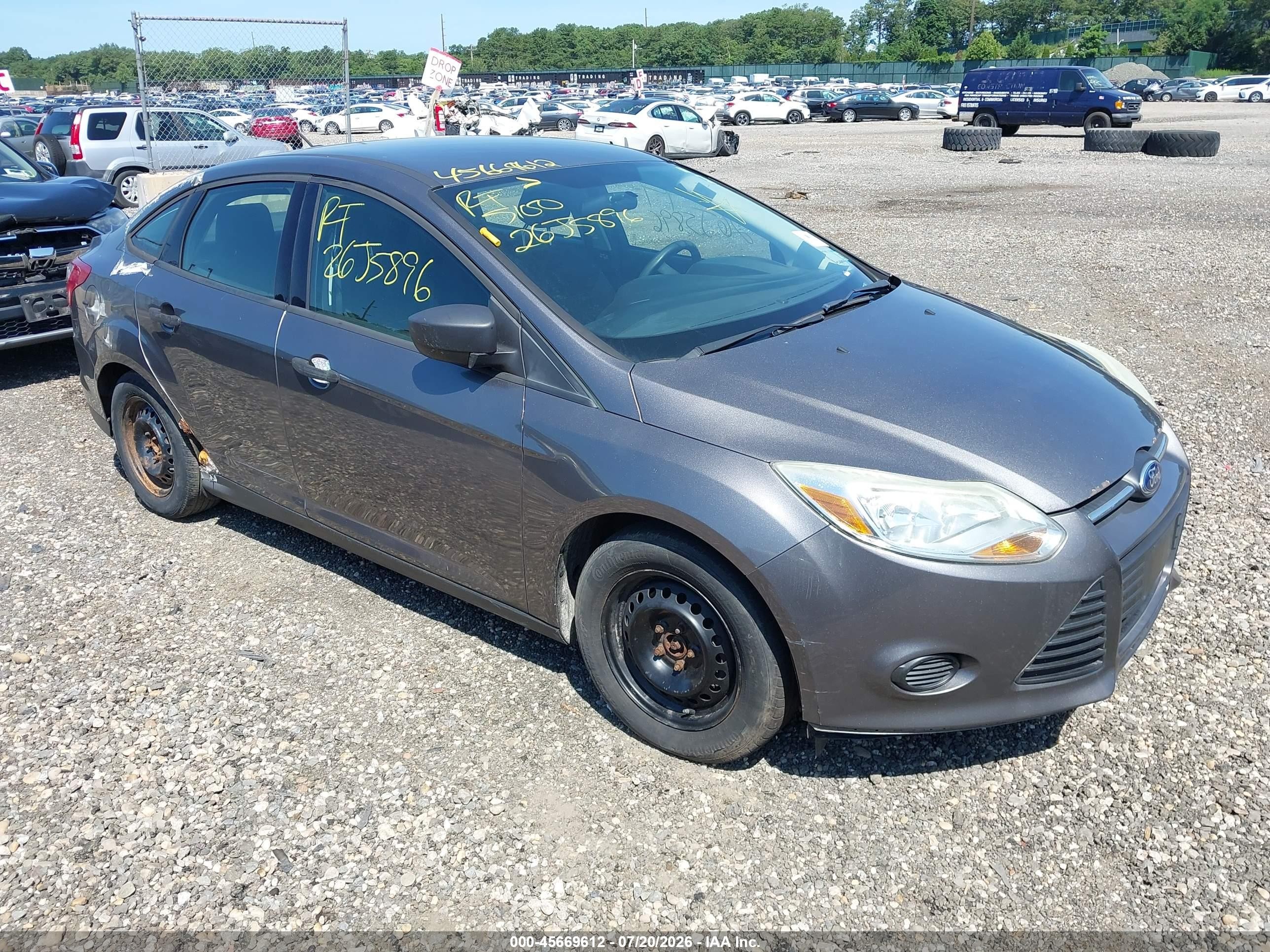 2013 Ford Focus S Gray vin: 1FADP3E28DL206492
