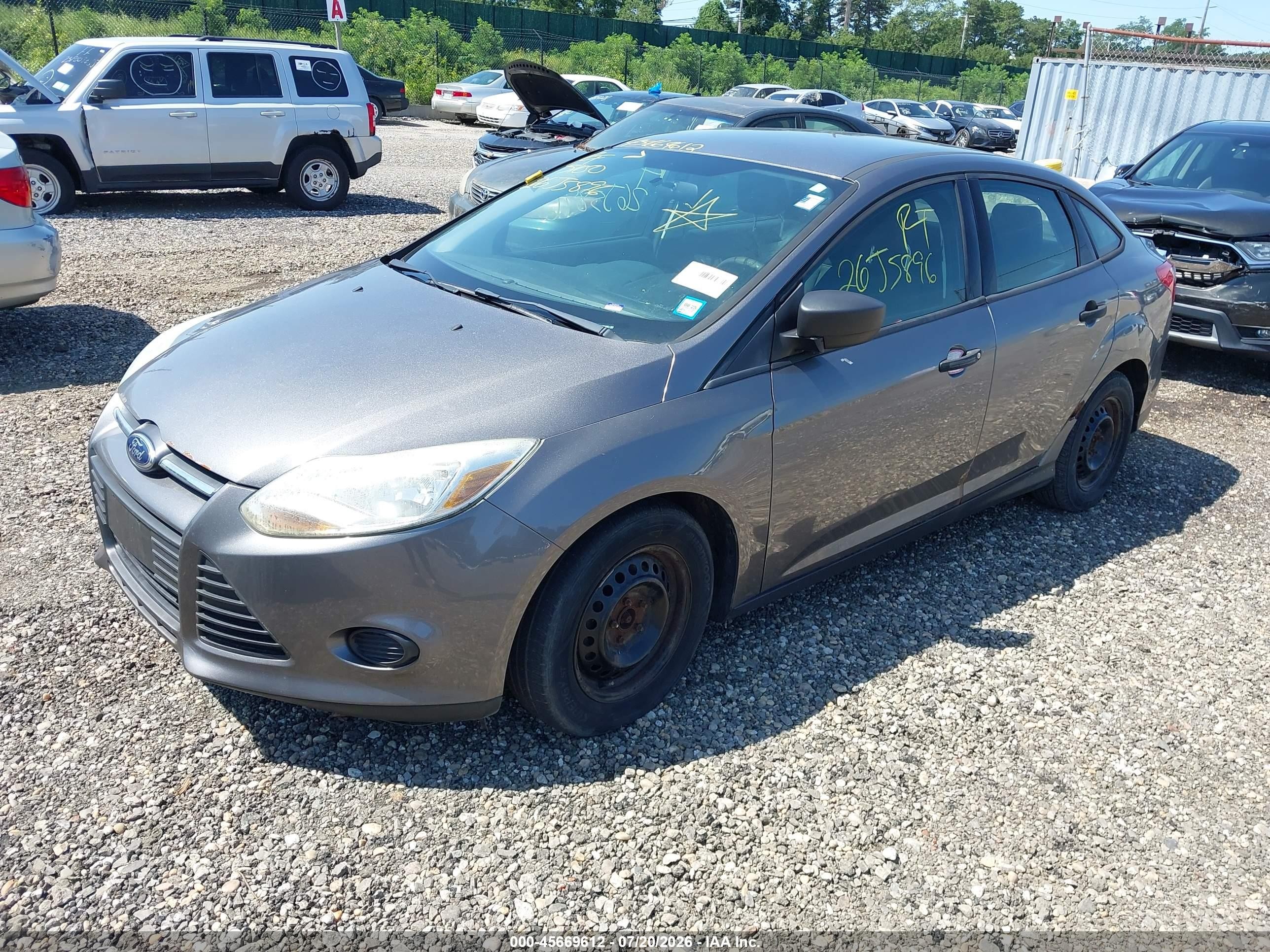 2013 Ford Focus S Gray vin: 1FADP3E28DL206492