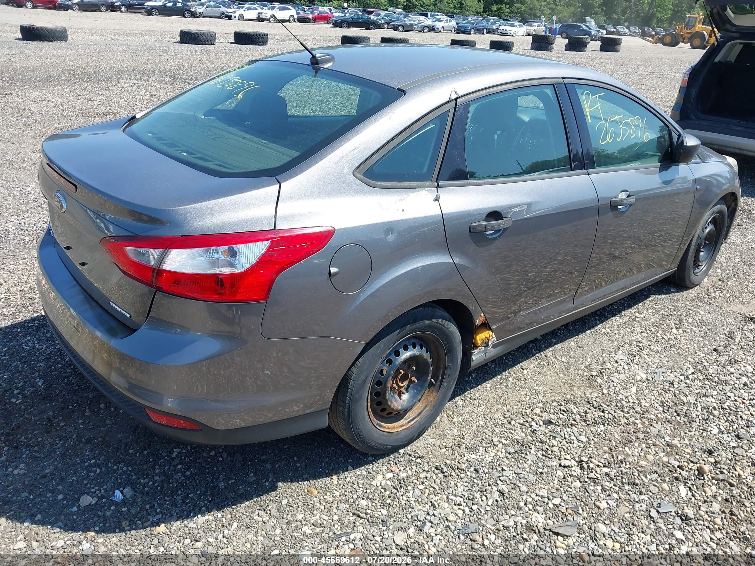 2013 Ford Focus S Gray vin: 1FADP3E28DL206492