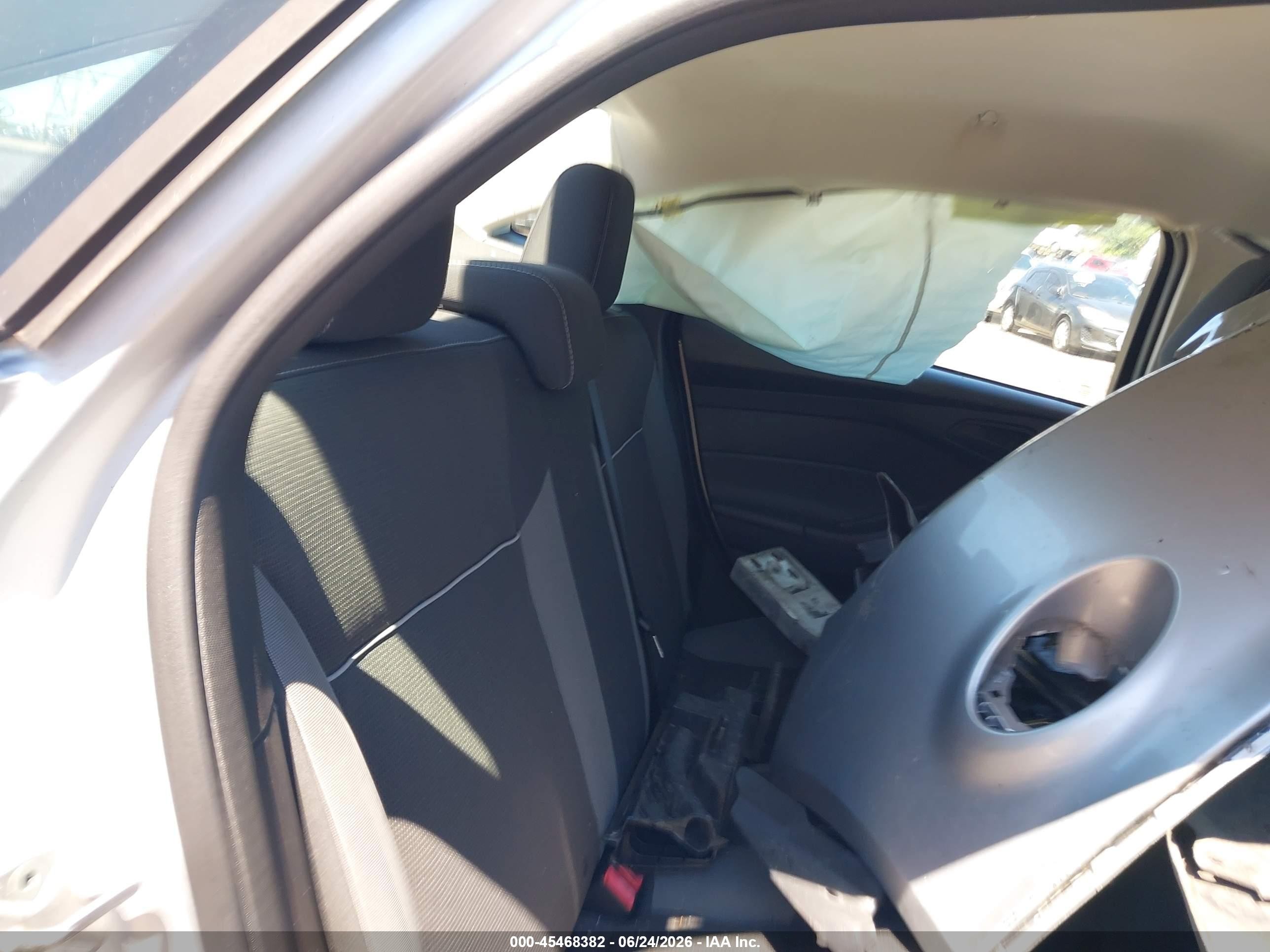 2013 Ford Focus S Silver vin: 1FADP3E28DL299823