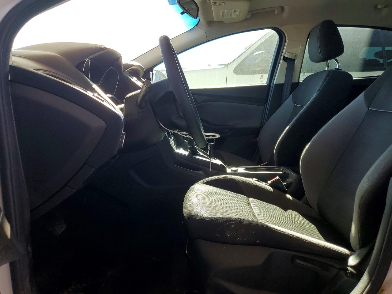 2013 Ford Focus S White vin: 1FADP3E28DL382359