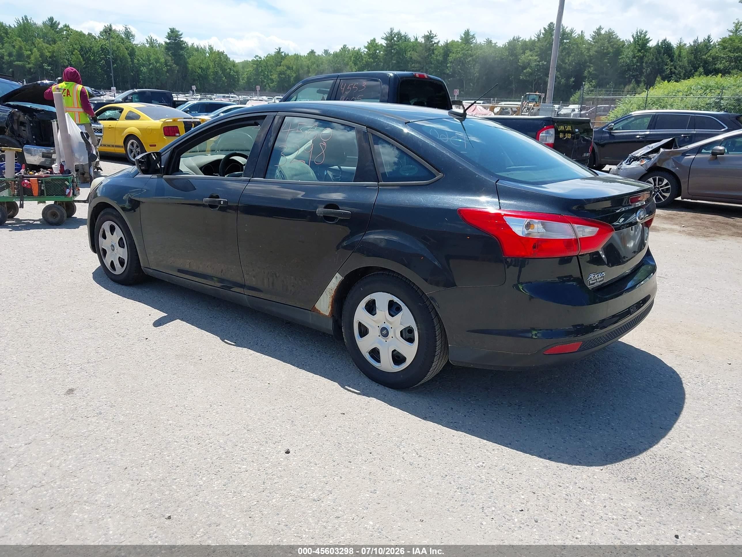 2014 Ford Focus S Черный vin: 1FADP3E28EL201617