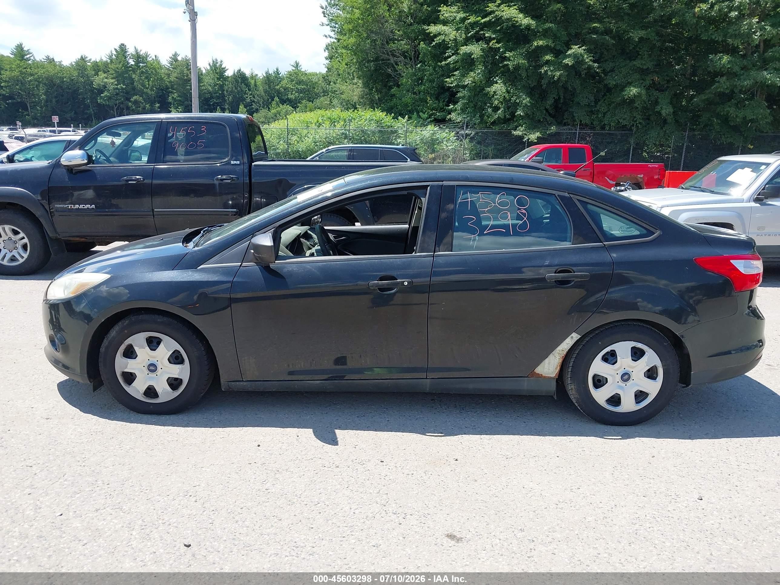 2014 Ford Focus S Черный vin: 1FADP3E28EL201617