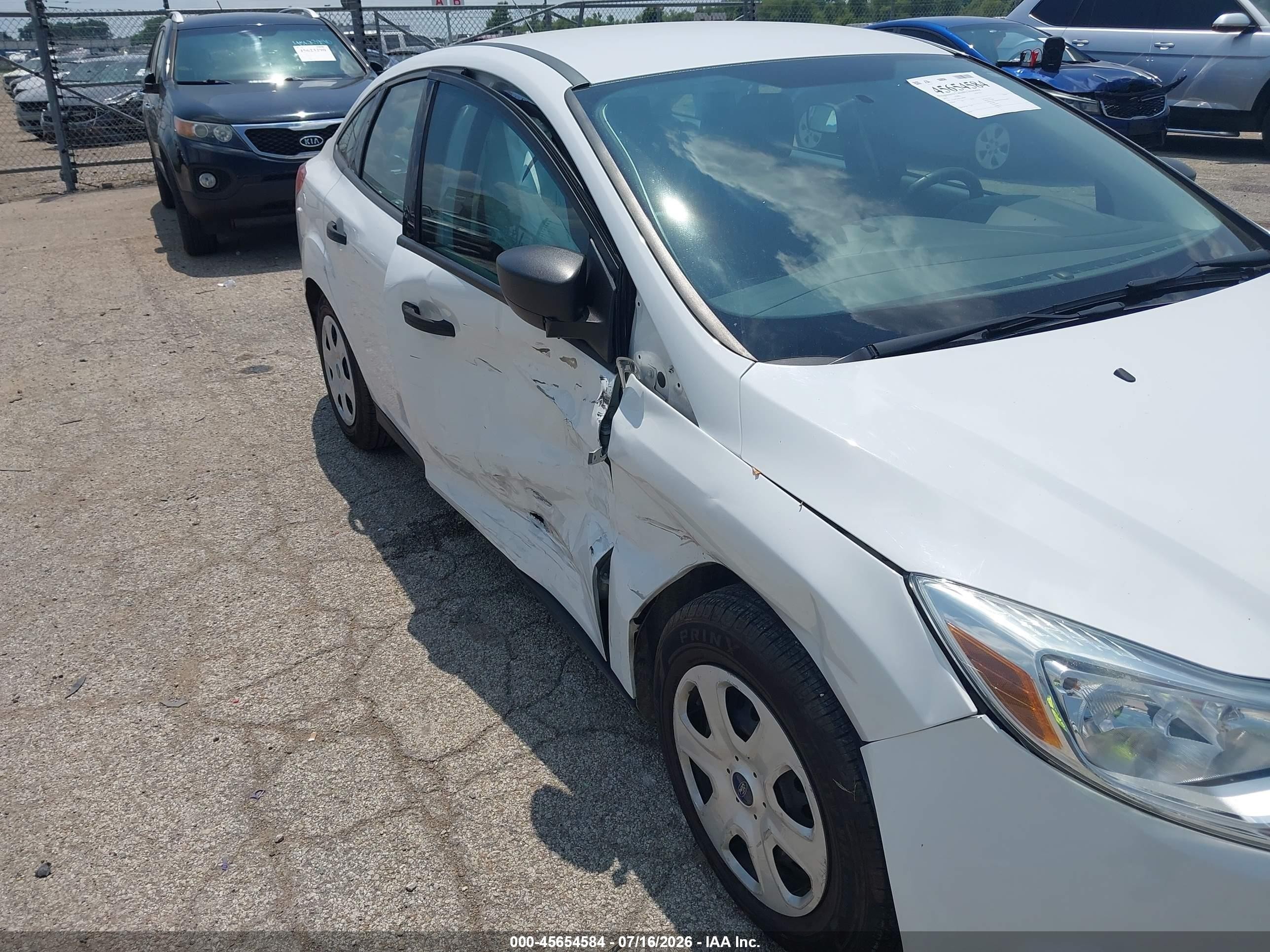 2014 Ford Focus S White vin: 1FADP3E28EL208969