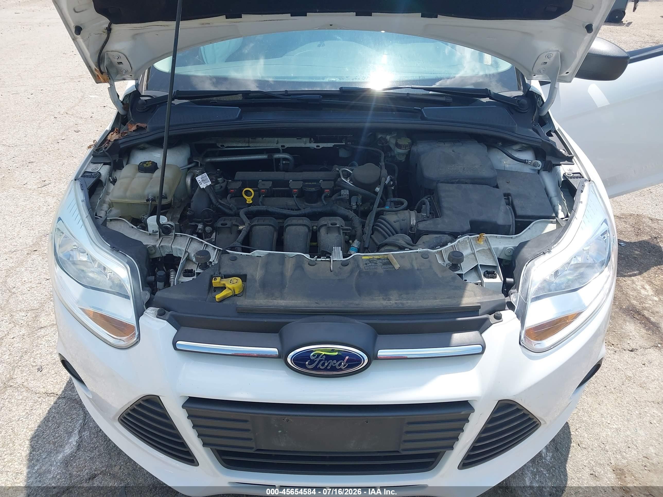 2014 Ford Focus S White vin: 1FADP3E28EL208969