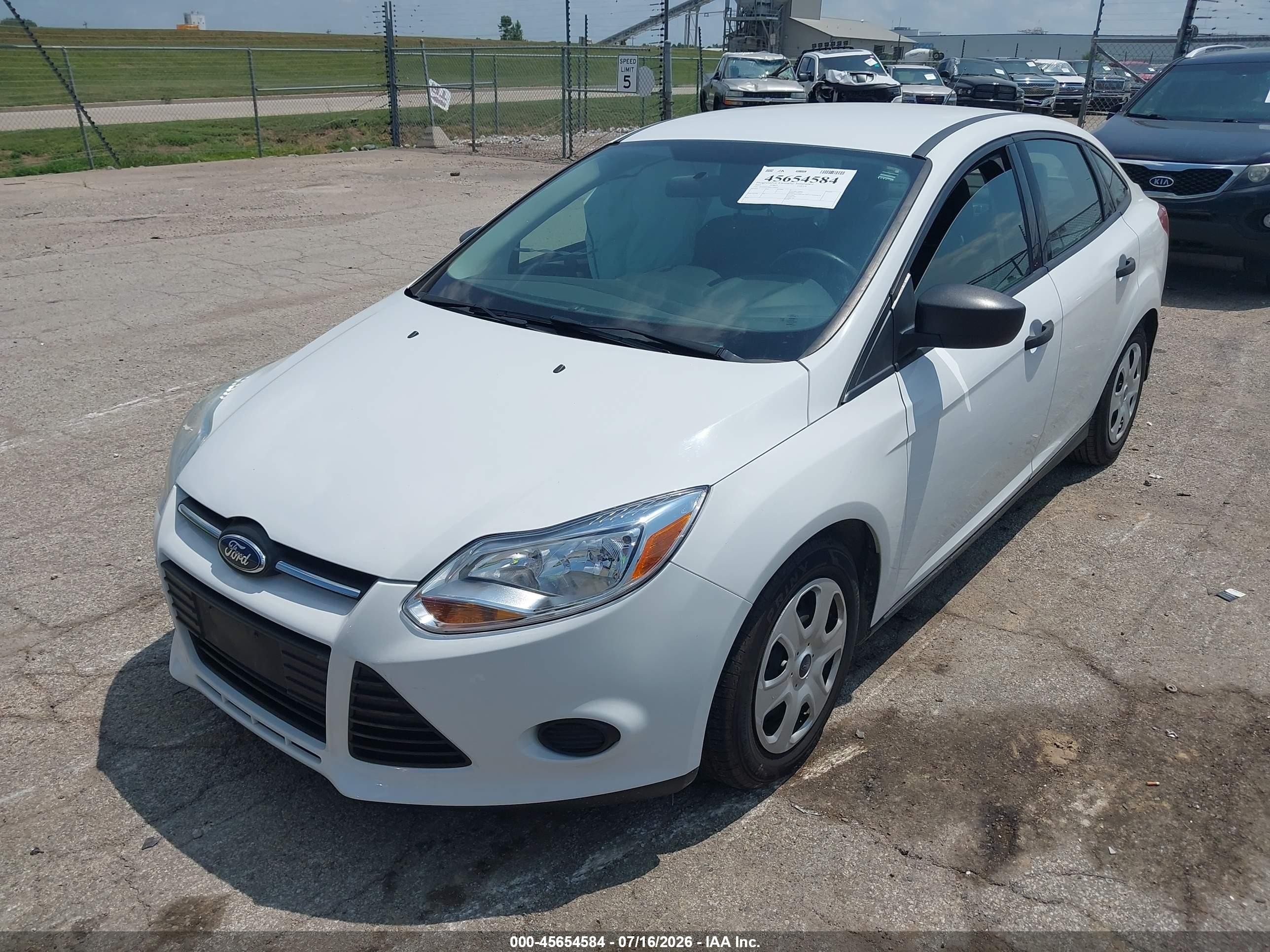 2014 Ford Focus S White vin: 1FADP3E28EL208969