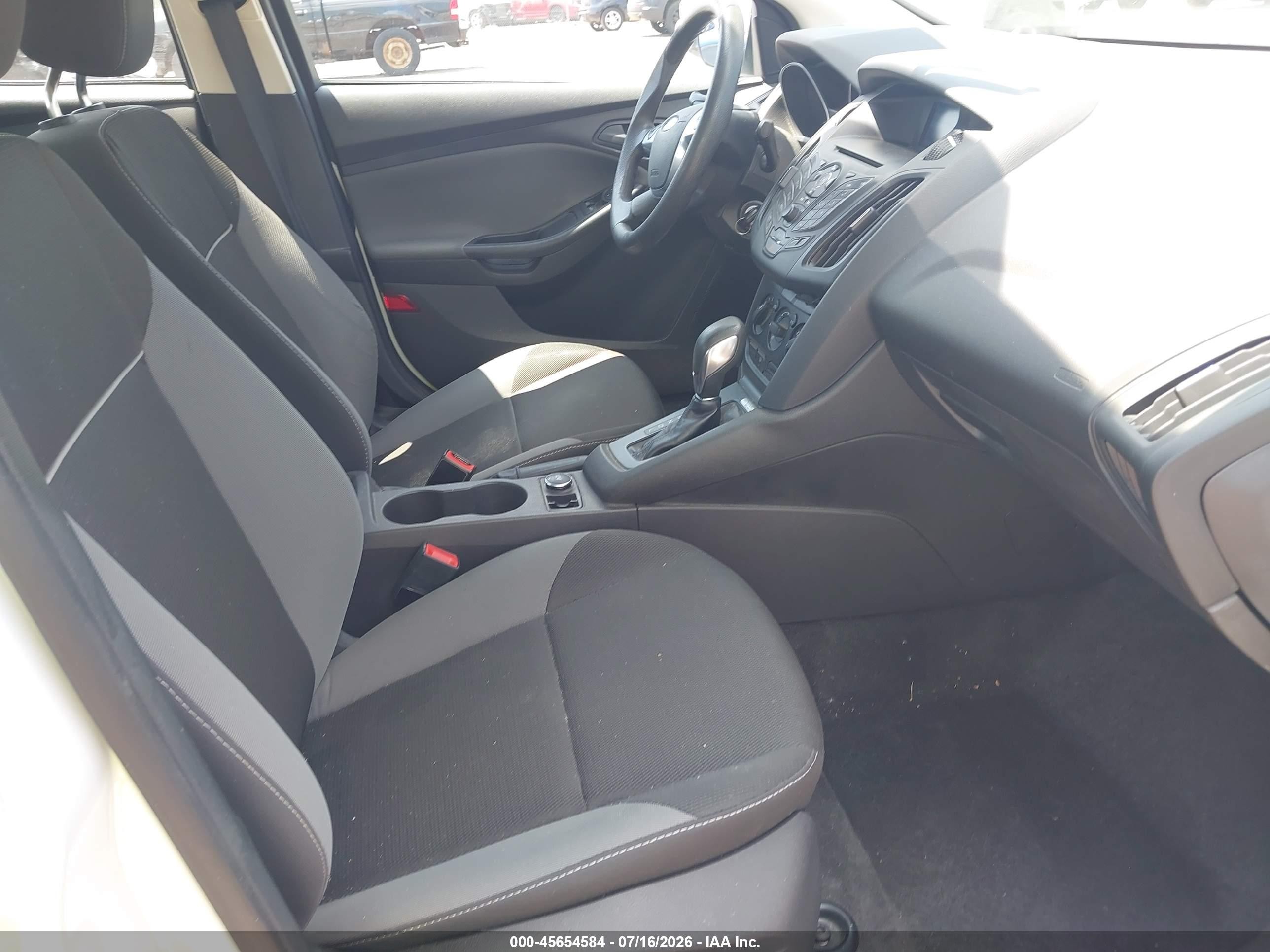 2014 Ford Focus S White vin: 1FADP3E28EL208969