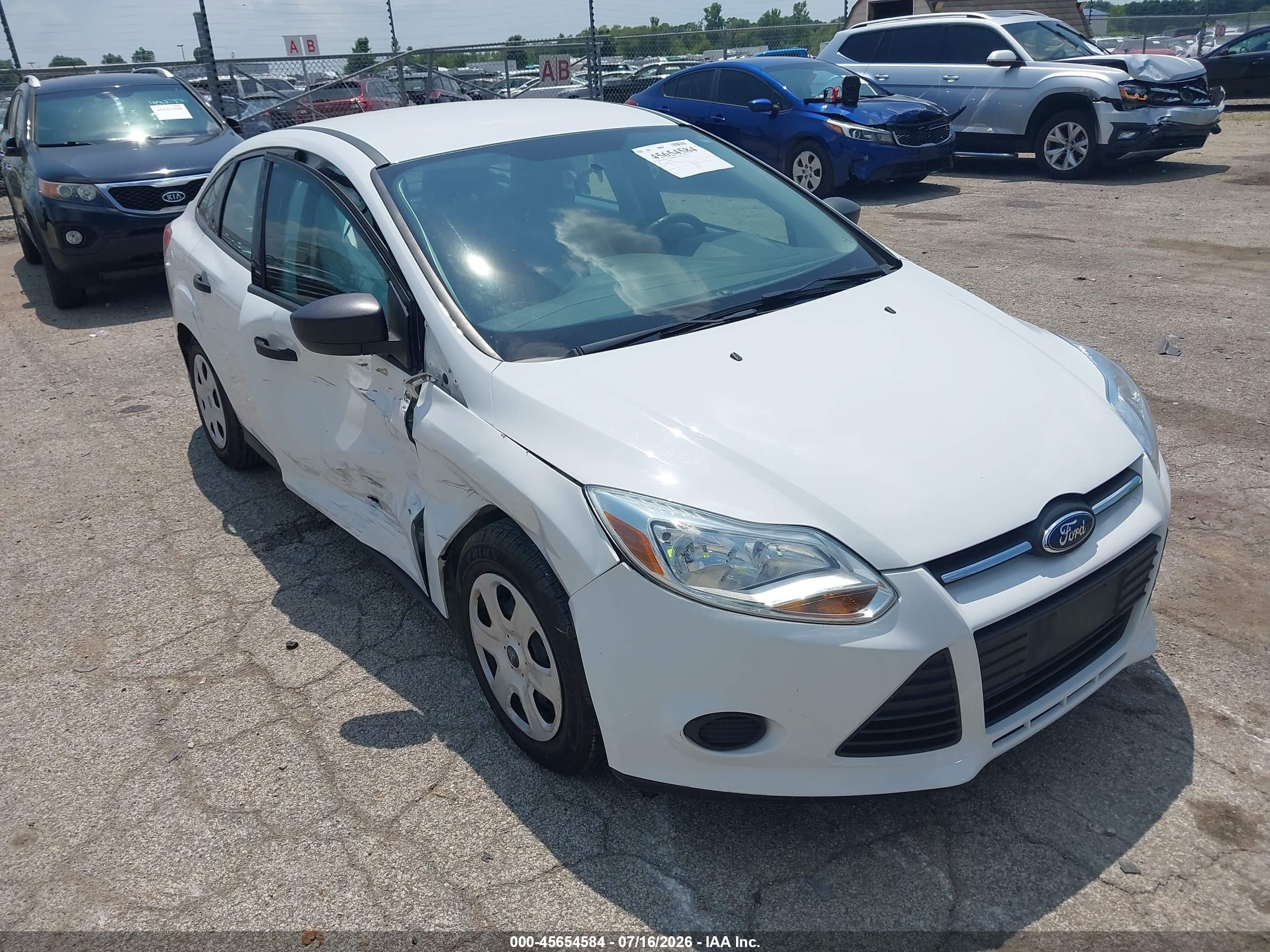 2014 Ford Focus S White vin: 1FADP3E28EL208969