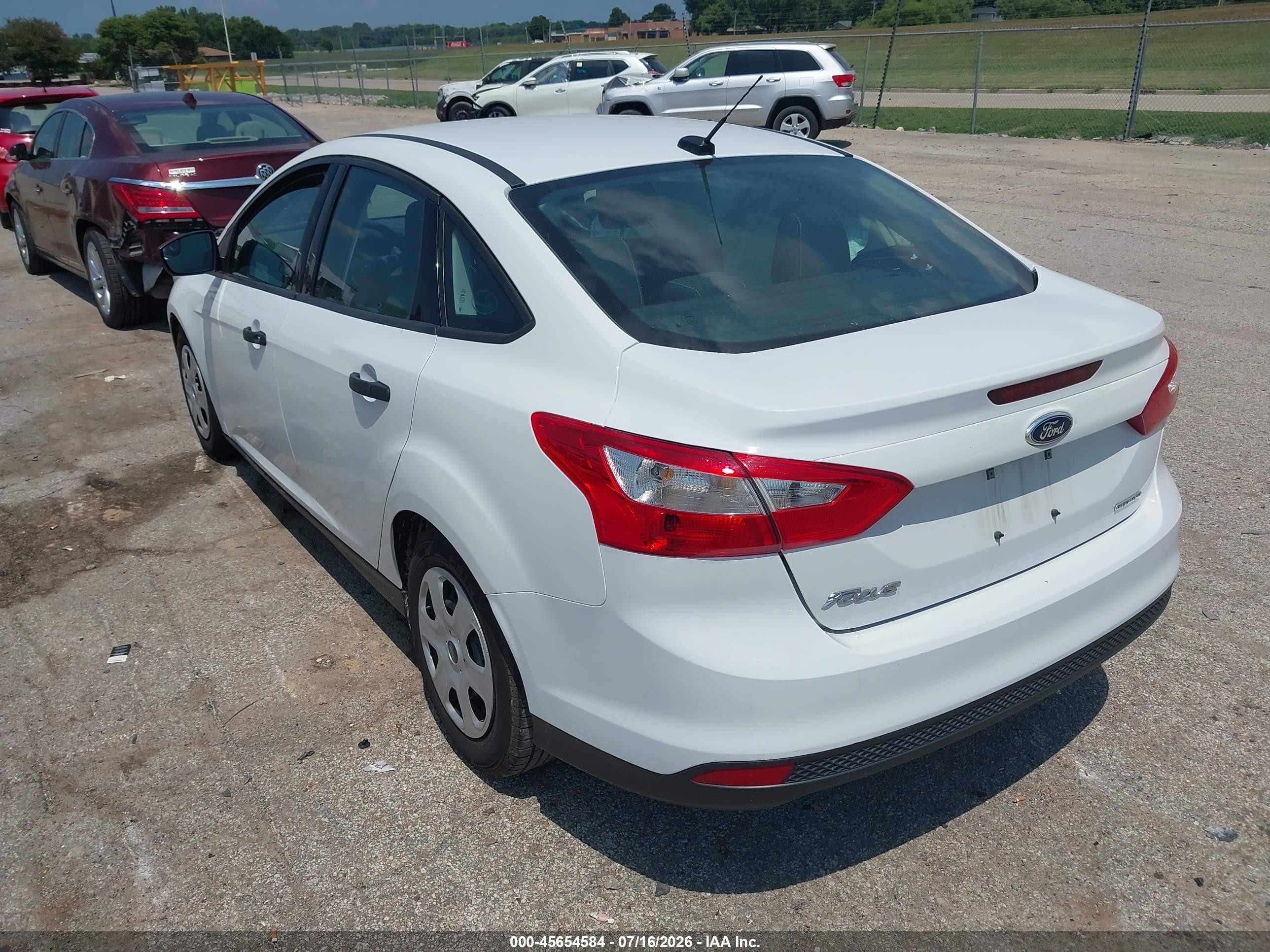 2014 Ford Focus S White vin: 1FADP3E28EL208969