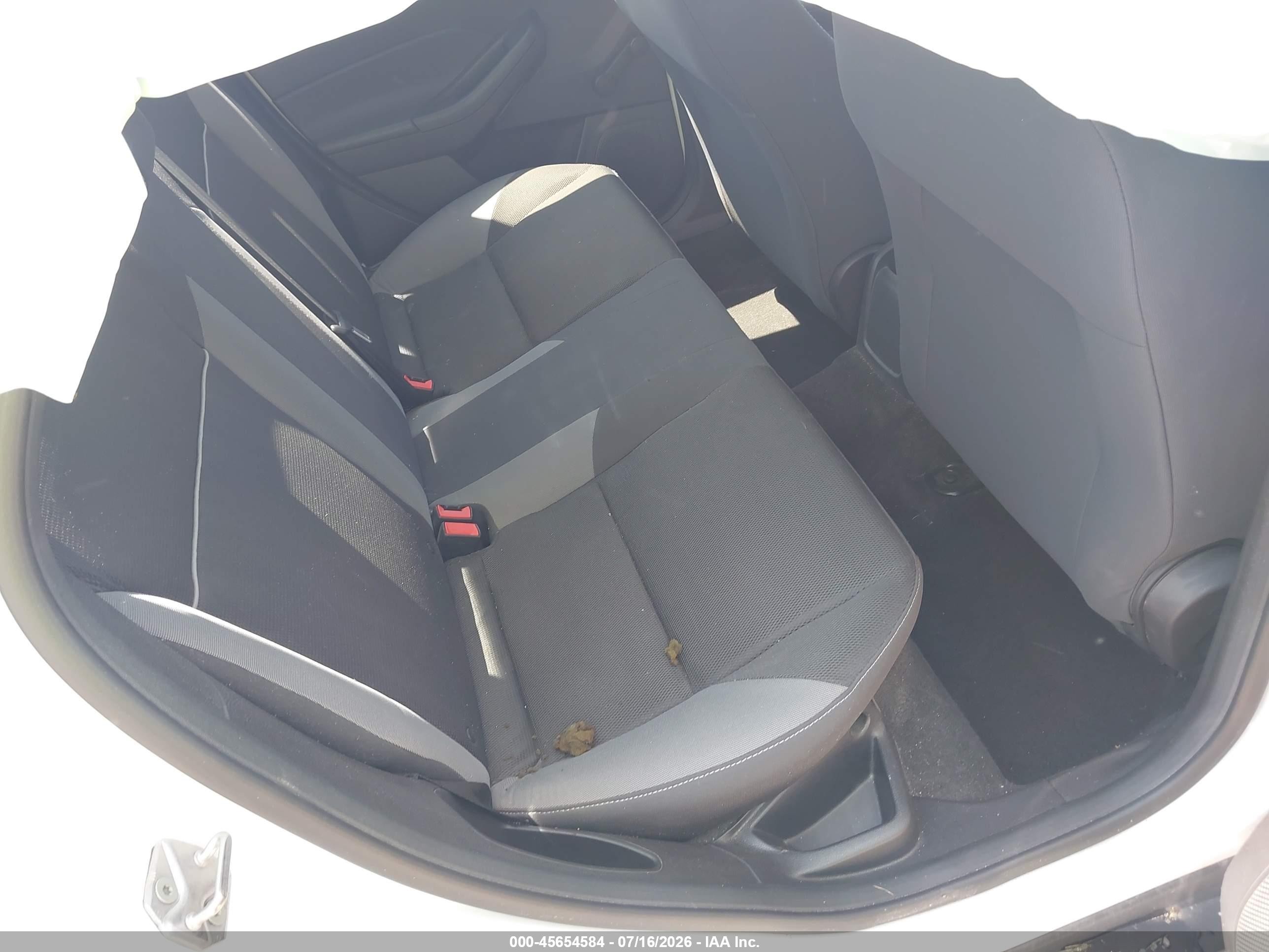 2014 Ford Focus S White vin: 1FADP3E28EL208969