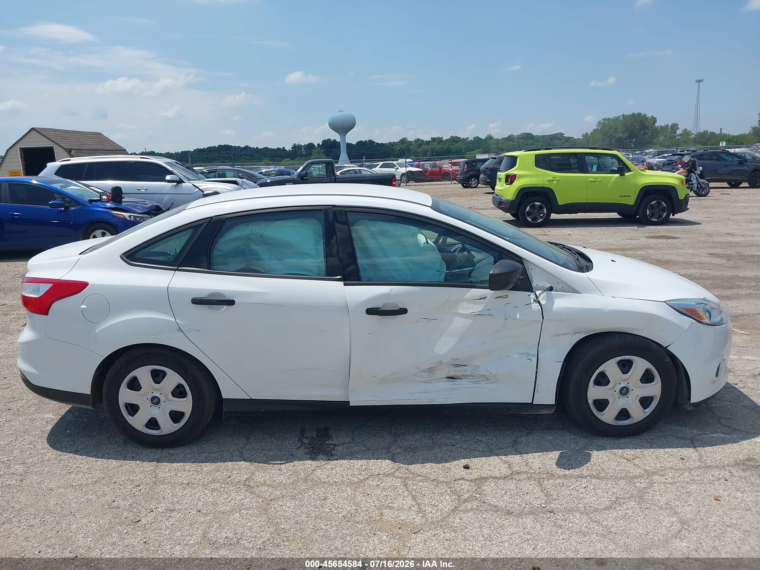 2014 Ford Focus S White vin: 1FADP3E28EL208969