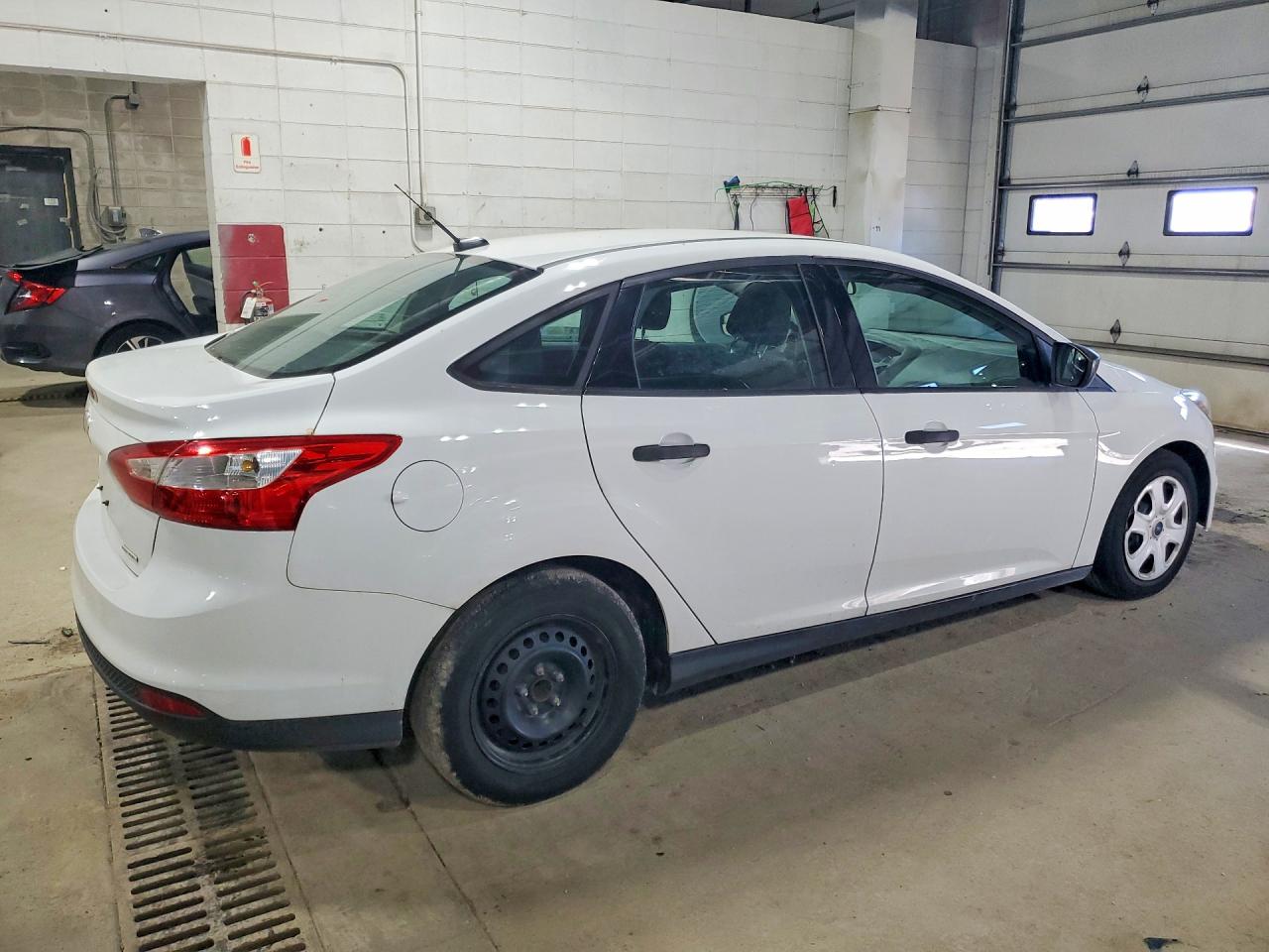 2014 Ford Focus White vin: 1FADP3E28EL381164