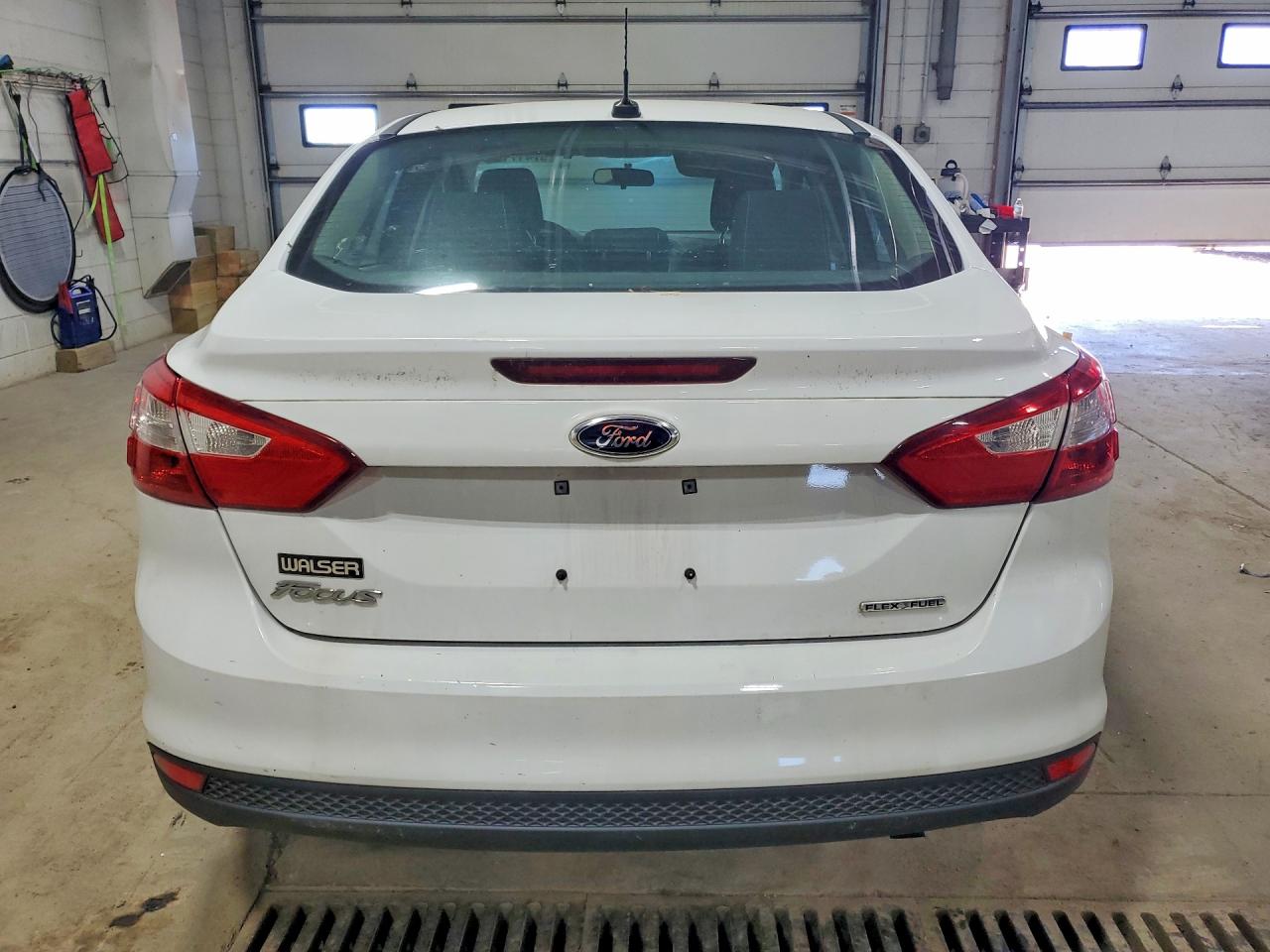 2014 Ford Focus White vin: 1FADP3E28EL381164