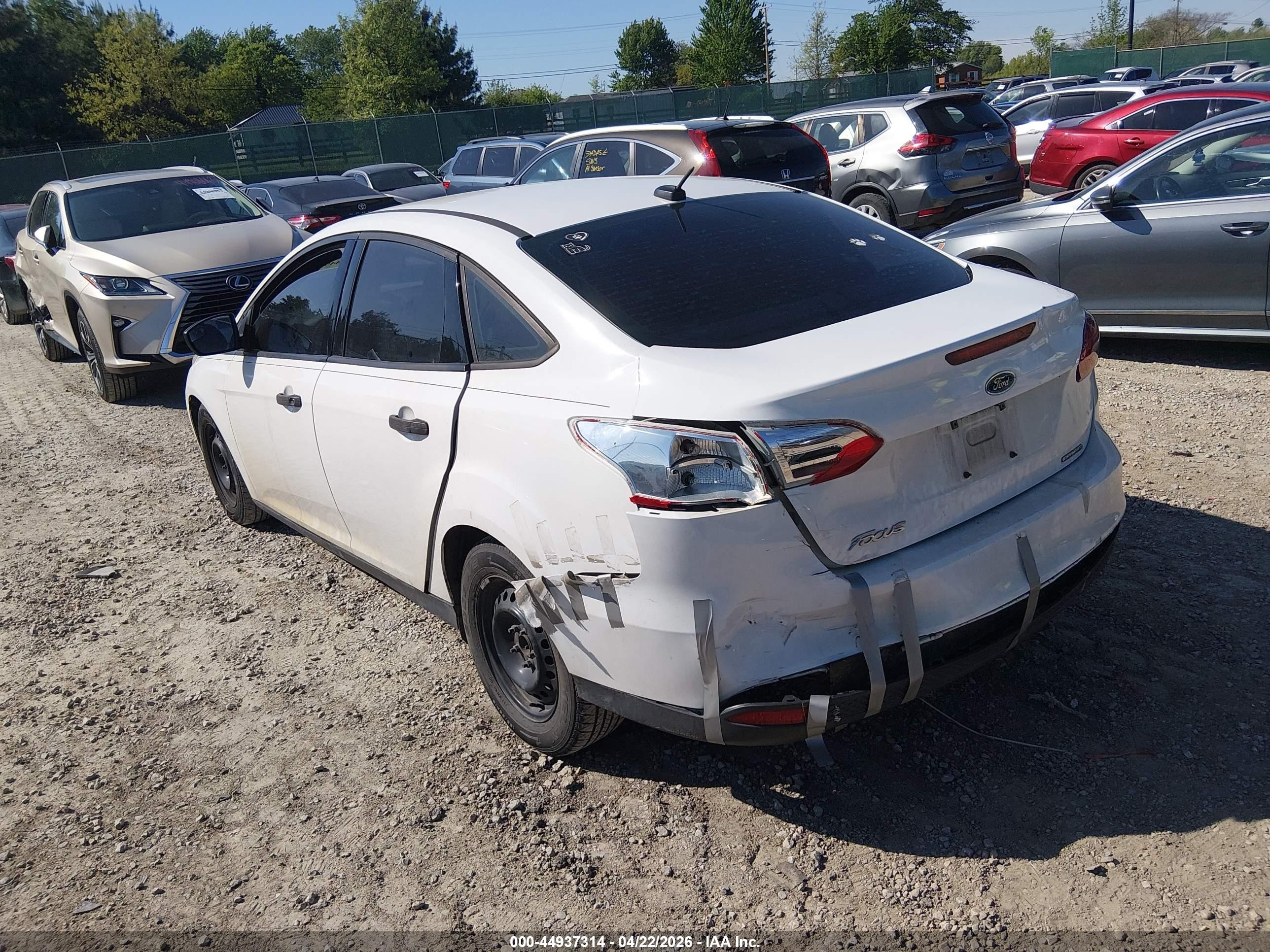 2015 Ford Focus S White vin: 1FADP3E28FL217947