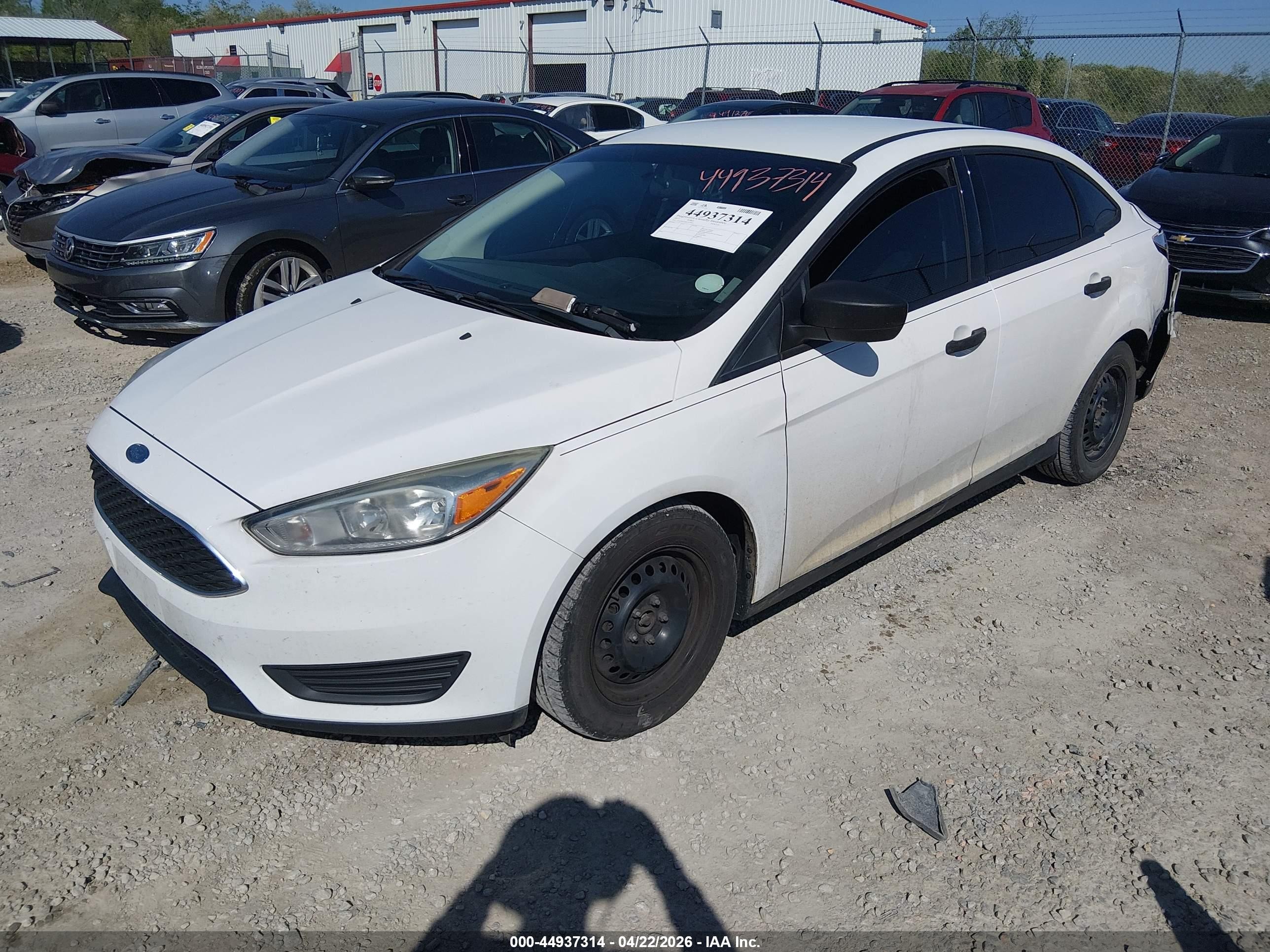 2015 Ford Focus S White vin: 1FADP3E28FL217947