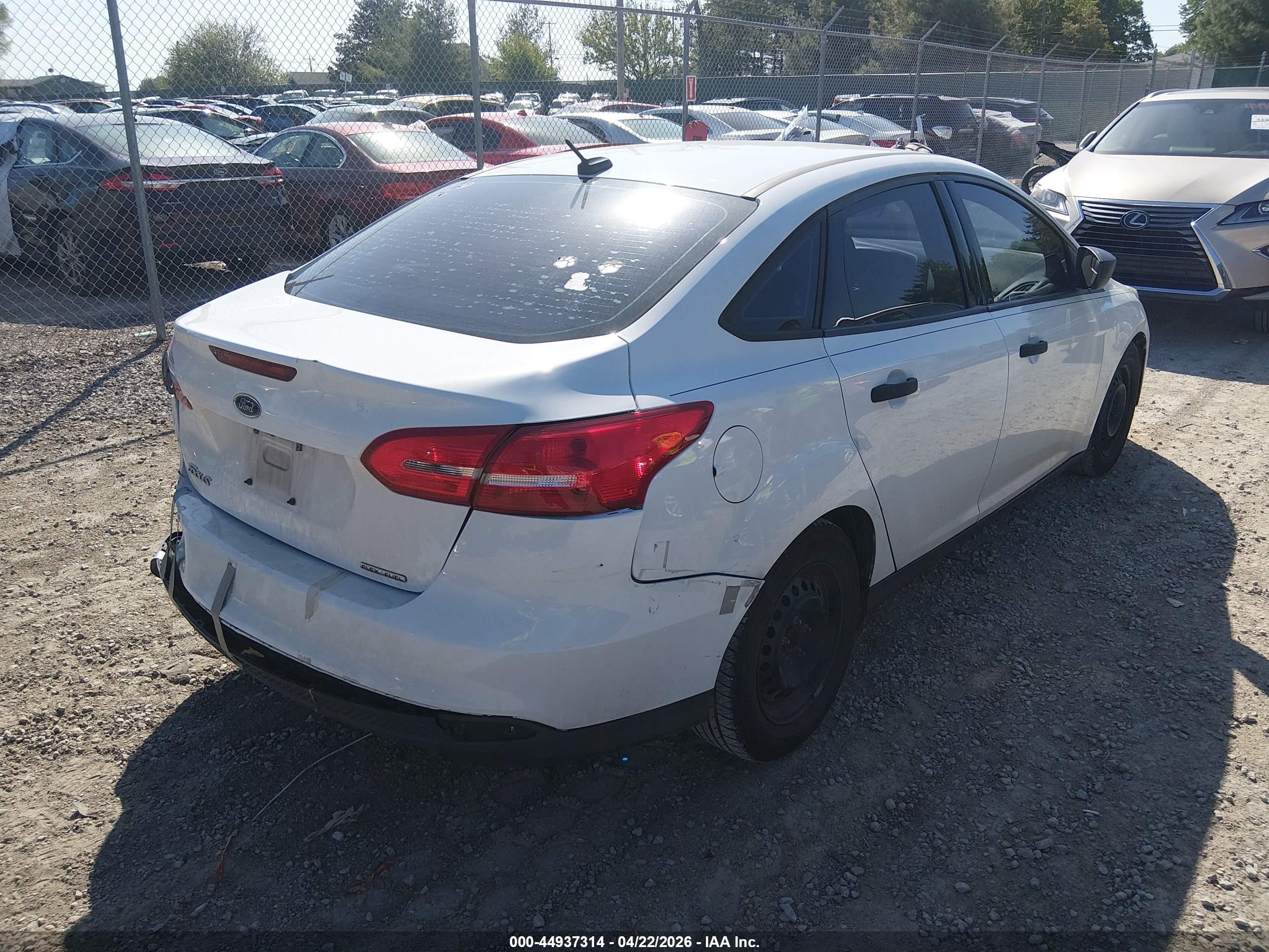 2015 Ford Focus S White vin: 1FADP3E28FL217947
