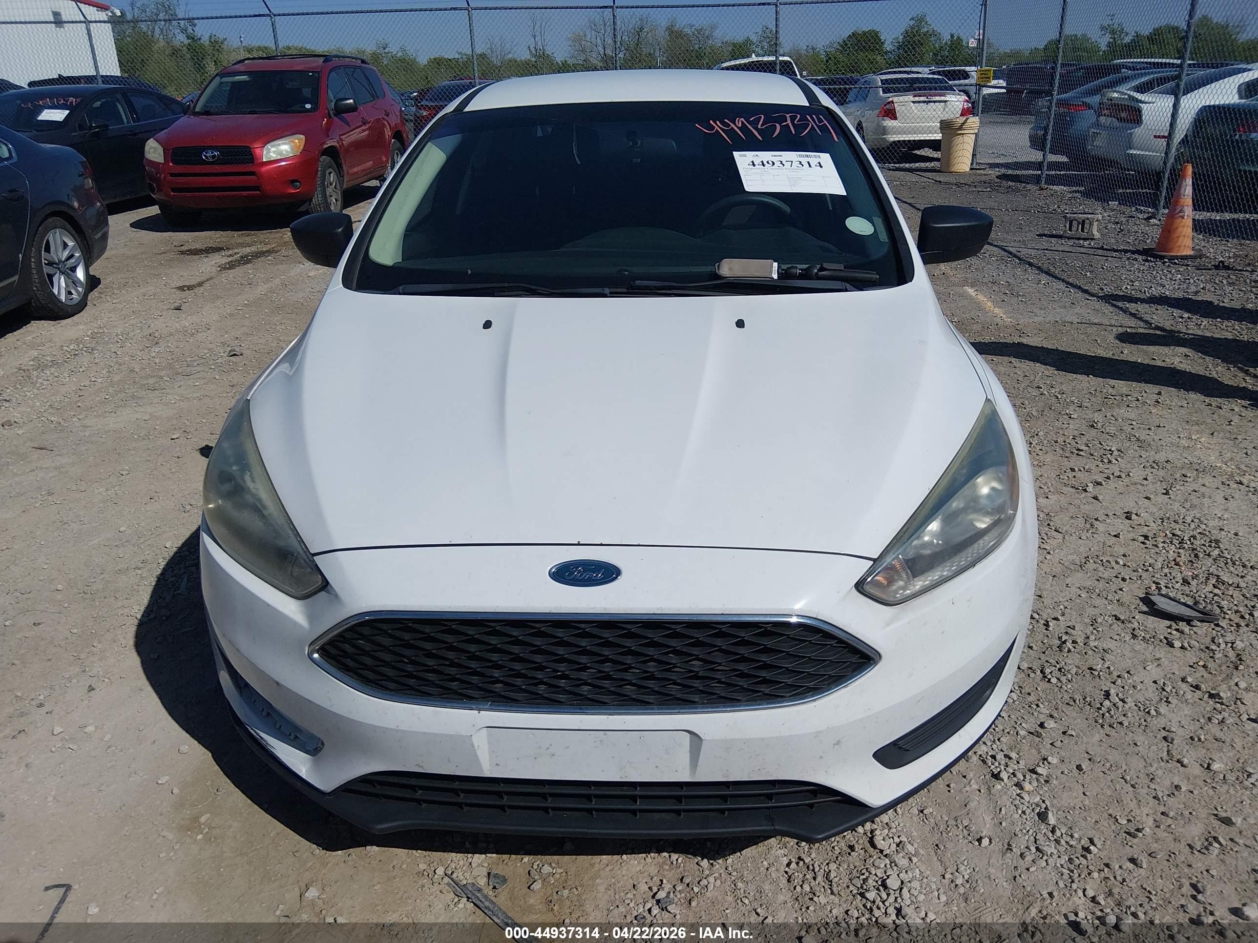 2015 Ford Focus S White vin: 1FADP3E28FL217947