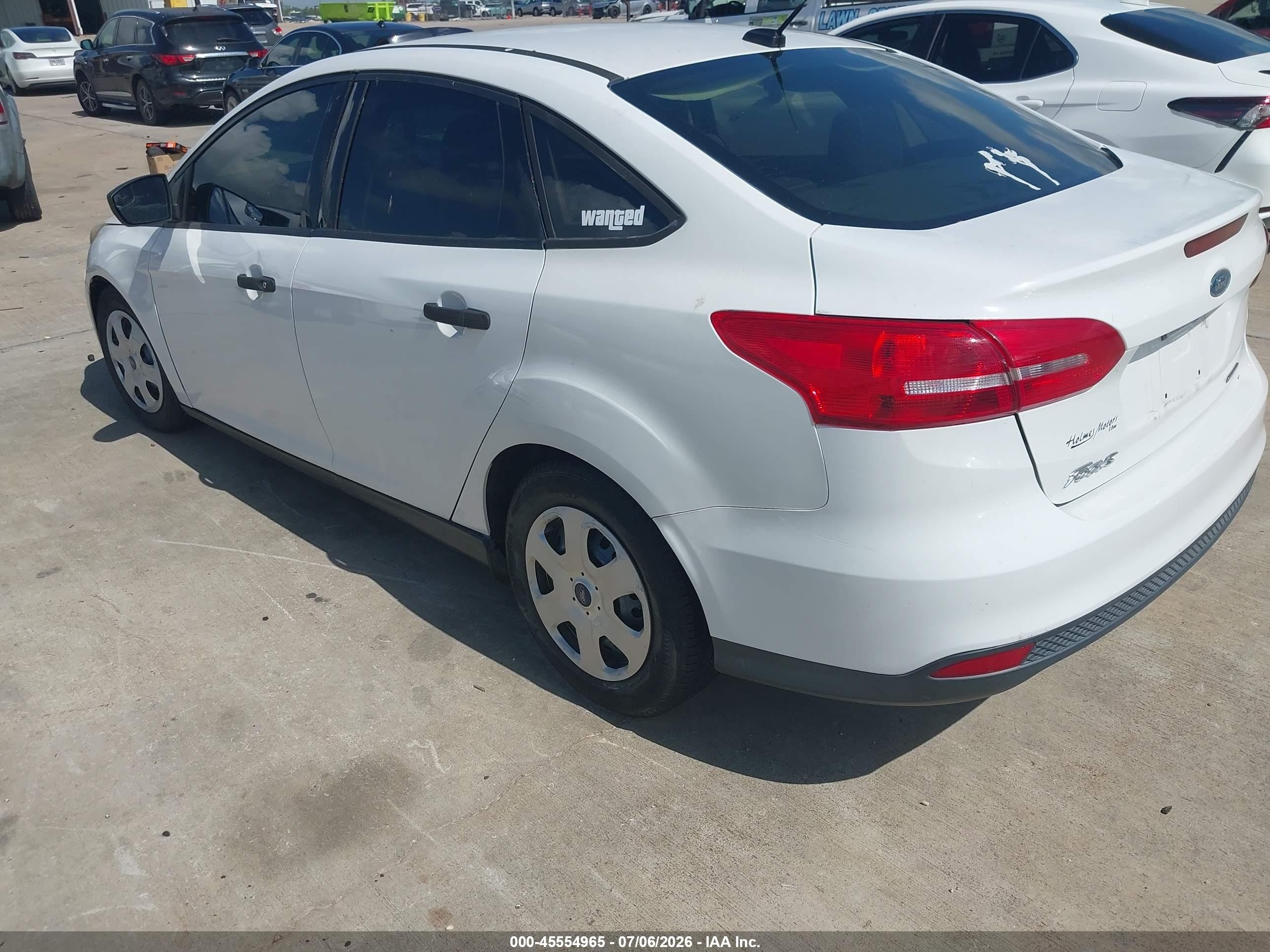 2015 Ford Focus S White vin: 1FADP3E28FL279672
