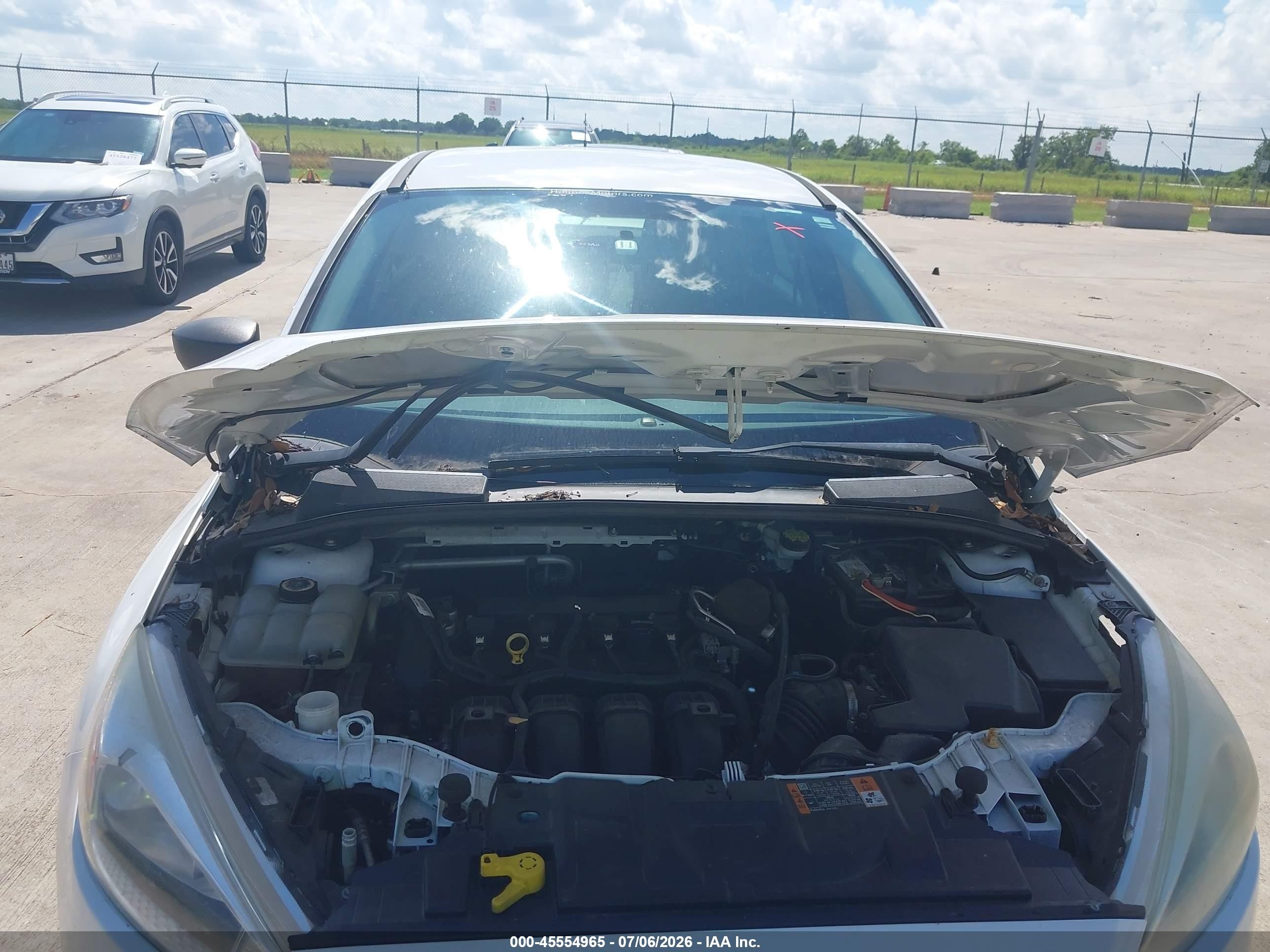 2015 Ford Focus S White vin: 1FADP3E28FL279672