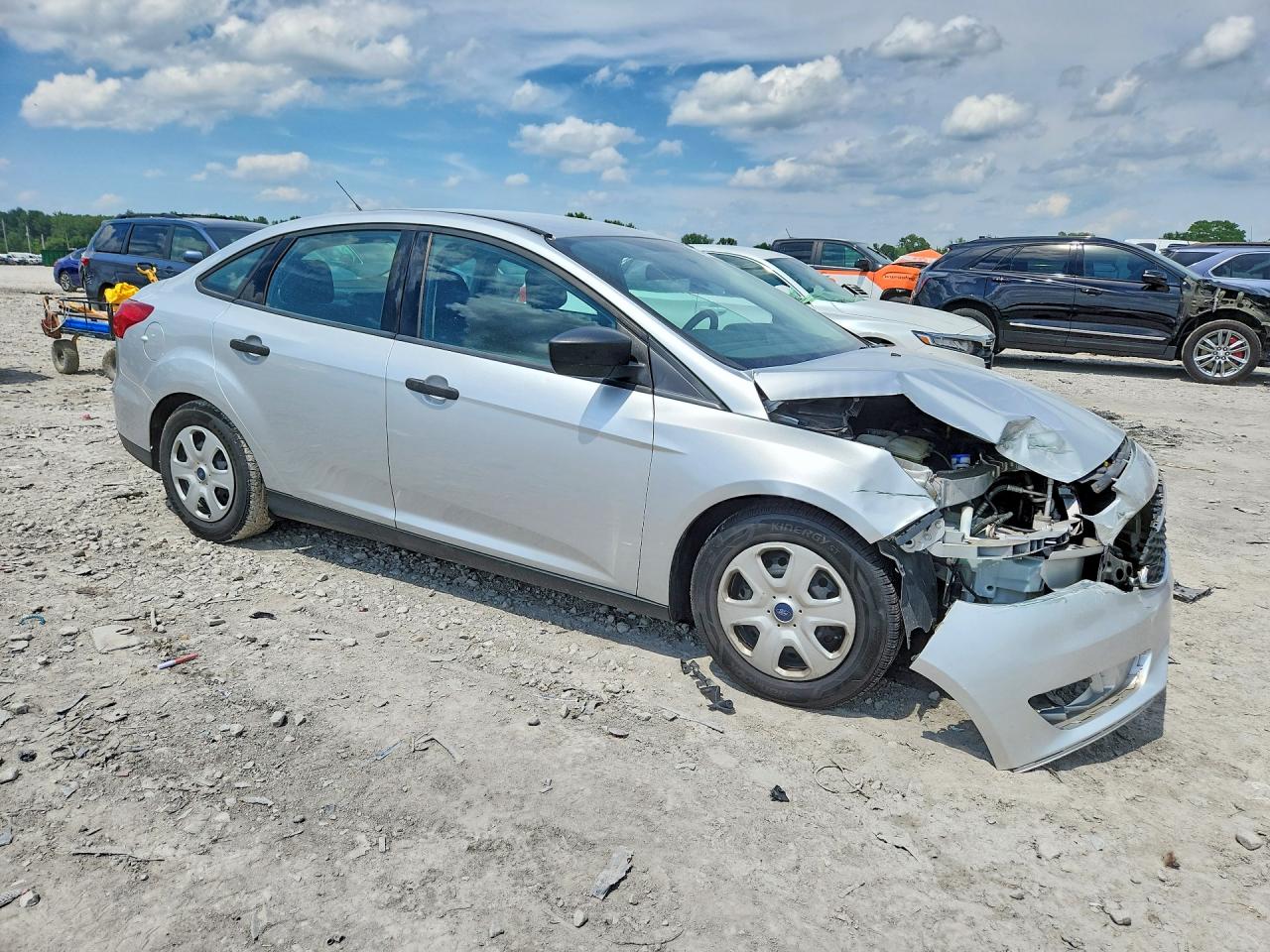 2015 Ford Focus S Silver vin: 1FADP3E28FL339594